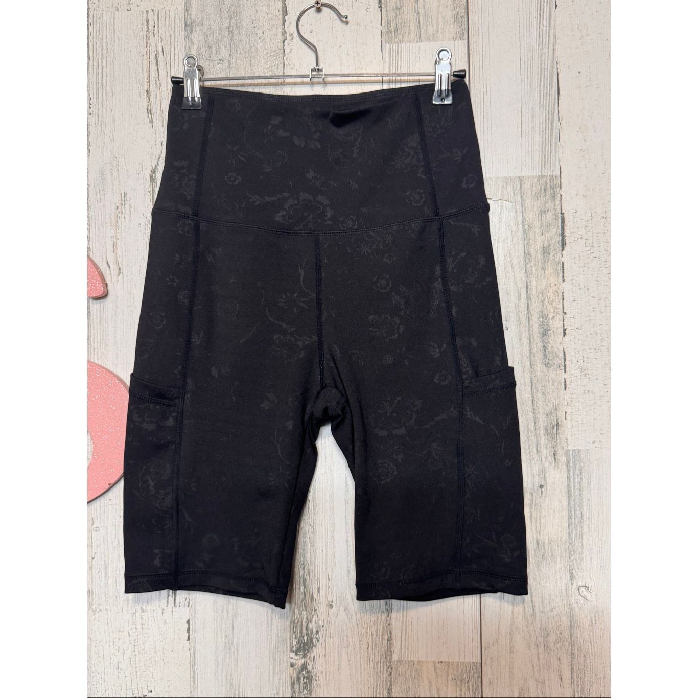 Laundry by Shelli Segal Laundry by Shelli Segal Floral Black Biker Shorts Women’s Si Size 27" / US 4 / IT 40 - 4 Thumbnail