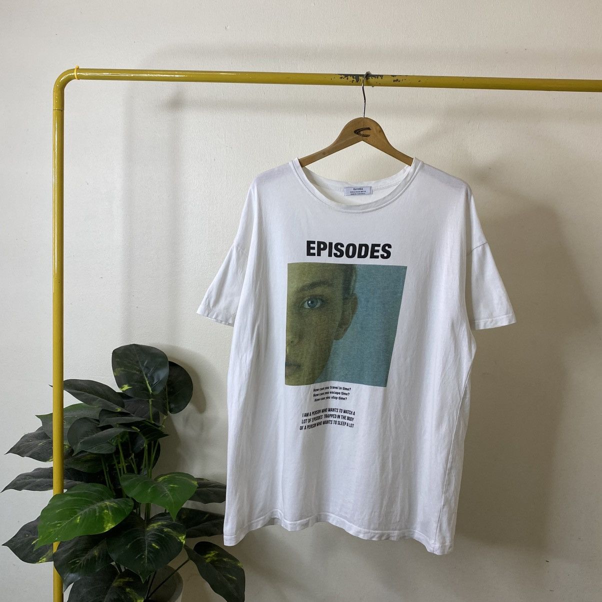 Bershka Bershka Episodes Photo Tee Size US XL / EU 56 / 4 - 1 Thumbnail