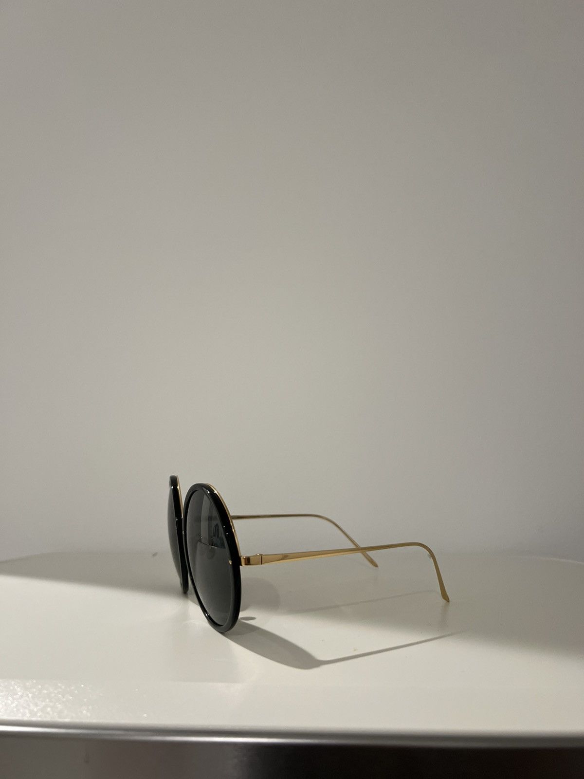 Linda Farrow Linda Farrow Black Round Sunglasses with Gold Frame Size ONE SIZE - 1 Thumbnail