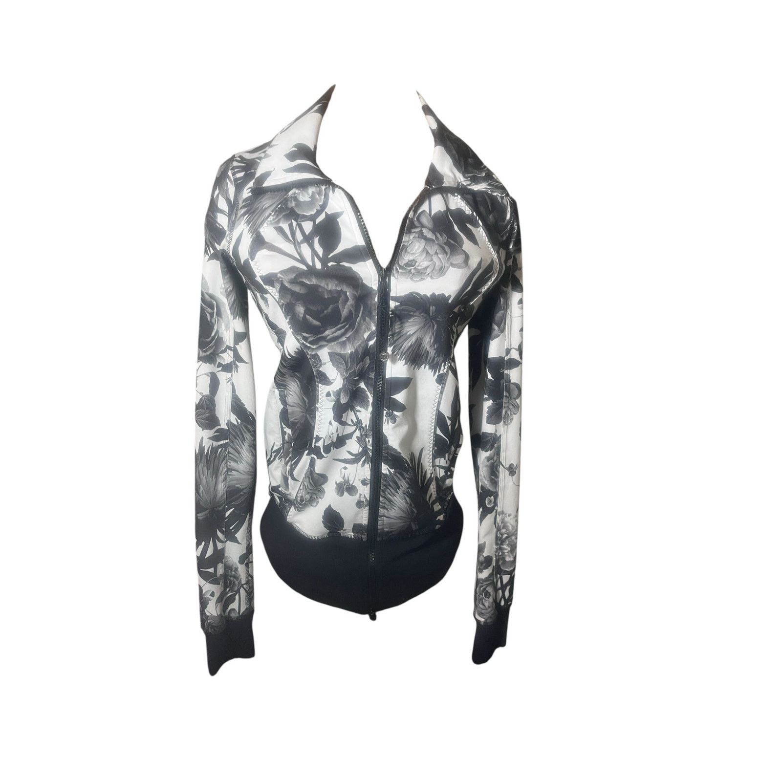 Lululemon Lululemon Black/White Nice Asana Jacket Brisk Bloom Size 2 Size XS / US 0-2 / IT 36-38 - 4 Thumbnail