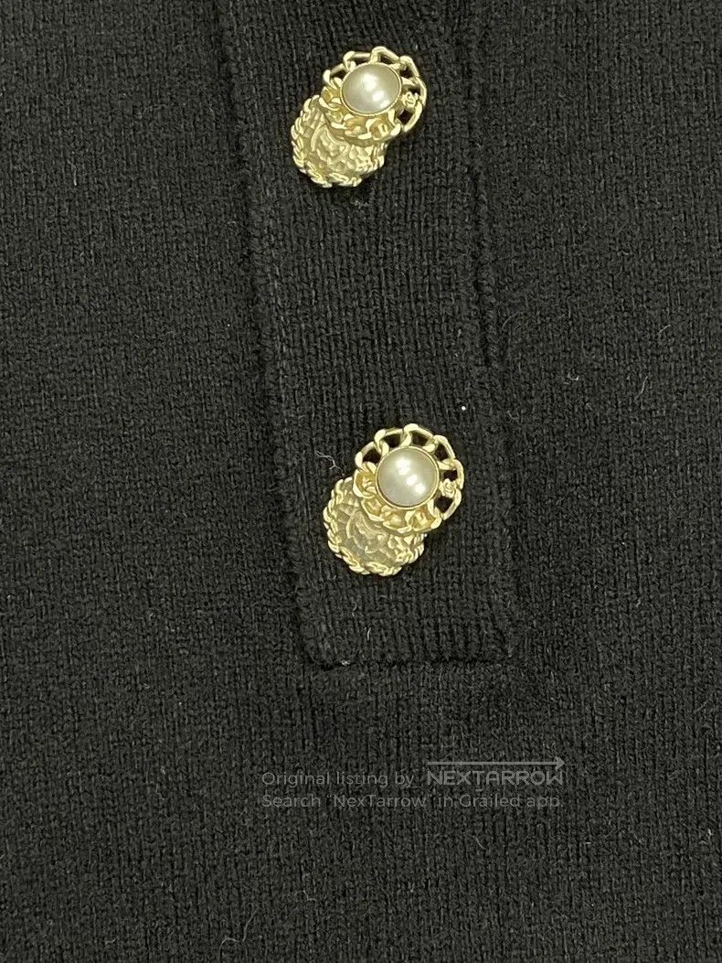 Chanel Chanel Black pearl buckle cashmere lapel small top short s Size XS / US 0-2 / IT 36-38 - 3 Thumbnail