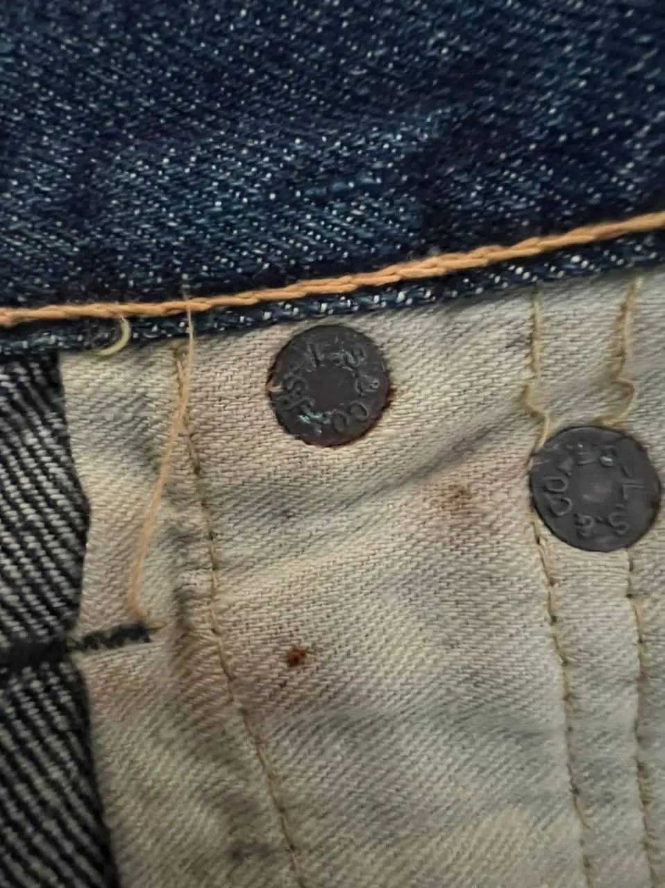 Levi's Levis BigE Hidden Rivet Leather Patch Circa 1952 Size US 33 - 7 Thumbnail