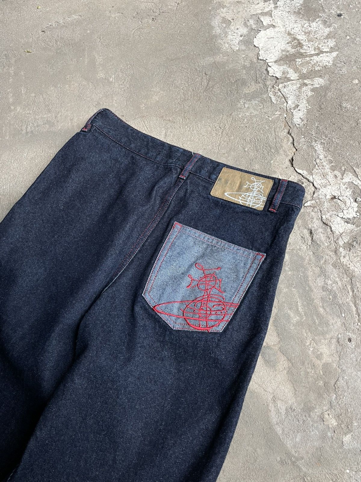 Vivienne Westwood Vivienne Westwood Orb Asymmetric Drunken Alcoholic Jeans Size US 30 / EU 46 - 11 Thumbnail