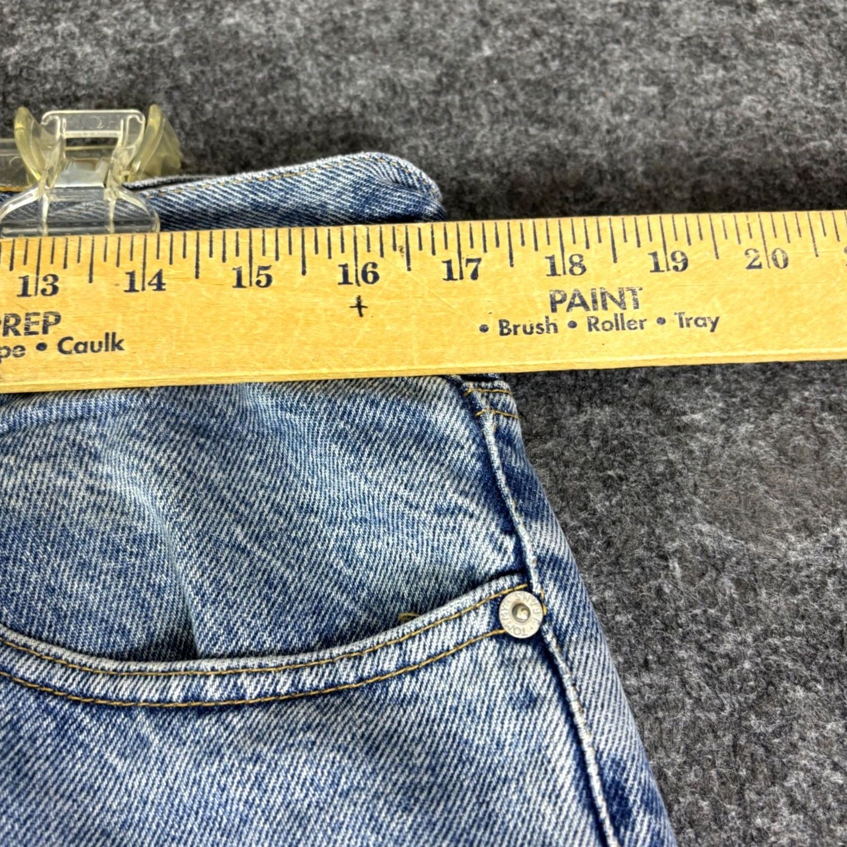 Tommy Hilfiger VINTAGE Tommy Hilfiger Jeans Light Wash Straight Leg Denim Mens 34x29 Slim? Regular? (adjusted) Size US 34 / EU 50 - 5 Thumbnail