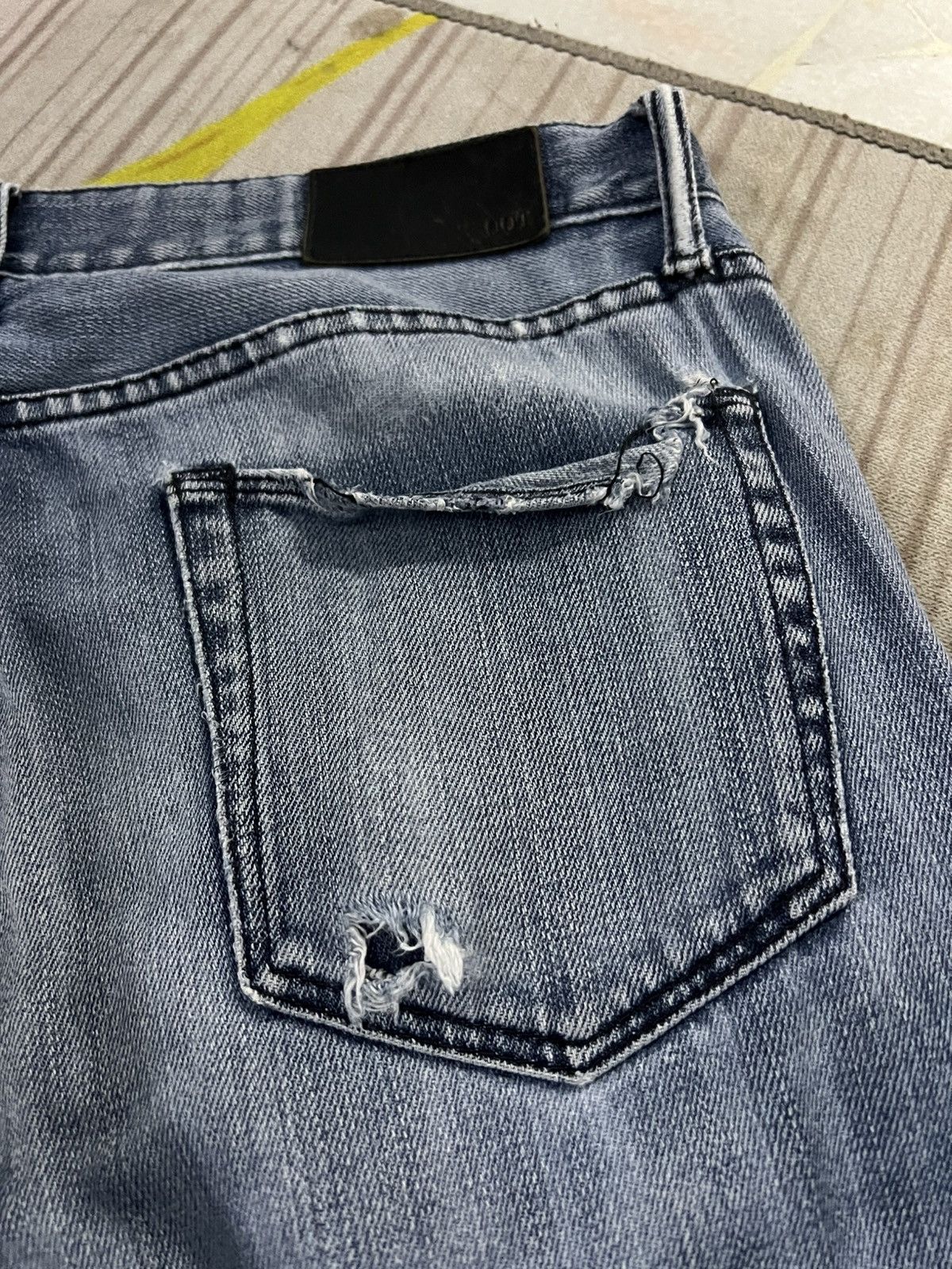 Japanese Brand 💥Vintage Uniqlo Japanese Brand Faded Jean Size US 32 / EU 48 - 21 Thumbnail
