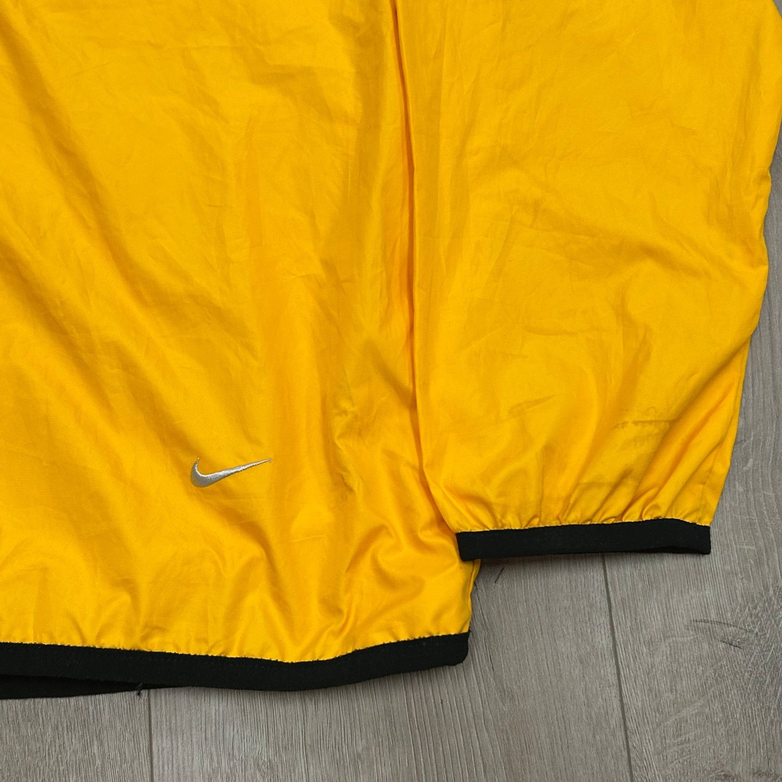 Nike VINTAGE Nike Yellow Half Zip Spellout Windbreaker Jacket Size US L / EU 52-54 / 3 - 3 Thumbnail