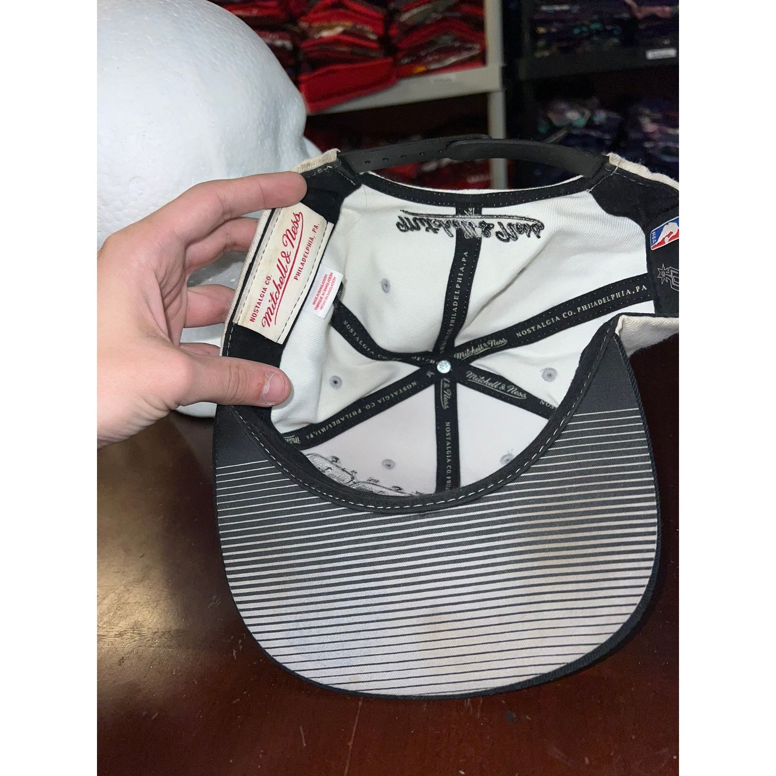 Mitchell & Ness San Antonio Spurs Hat Cap Headwear Snapback NBA Basketball Size ONE SIZE - 7 Thumbnail
