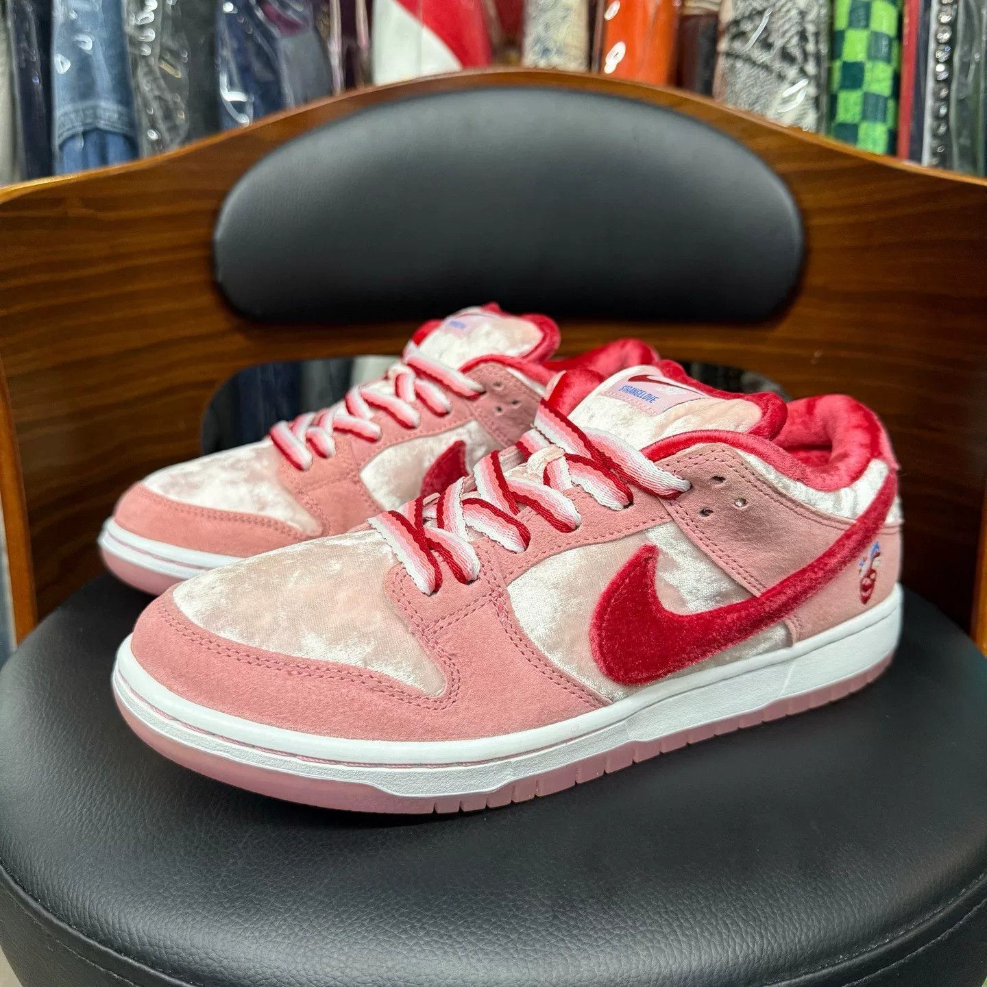Nike Nike DUNK Pink Lowtop Sneakers 40 Men Size US 7.5 / EU 40-41 - 1 Thumbnail