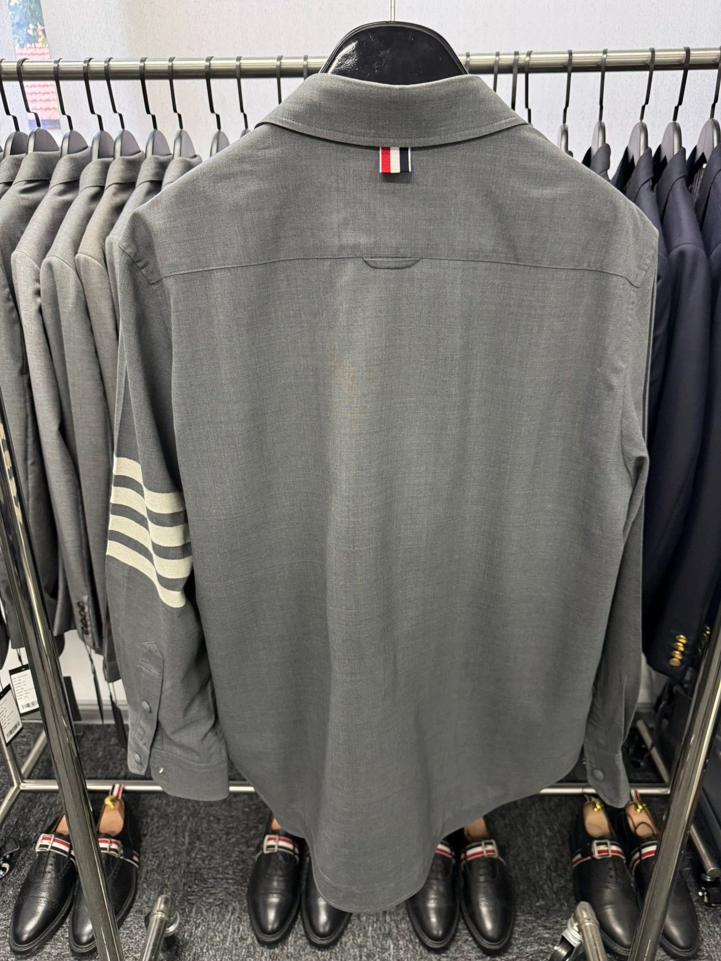 Thom Browne Thom Browne Men's Classic 4-Bar Mid Gray Wool Jacket Size 2 Size US M / EU 48-50 / 2 - 2 Thumbnail