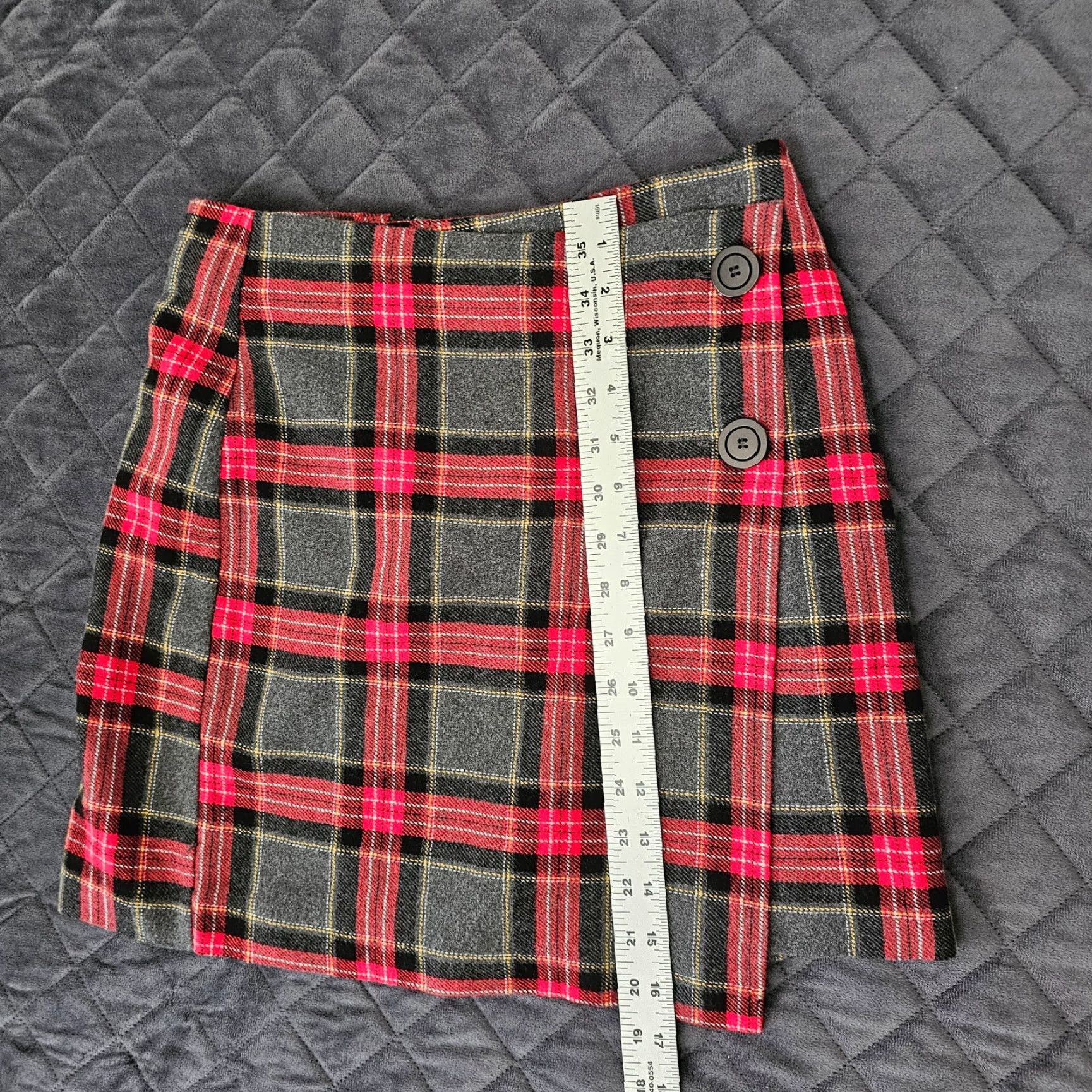 H&M H&M Mini Skirt Red Black Plaid, Women's, Size 4, Short, School Theme, Casual, Regular, Button Accents, Fall/Spring/YR, Womens Size 27" / US 4 / IT 40 - 6 Thumbnail