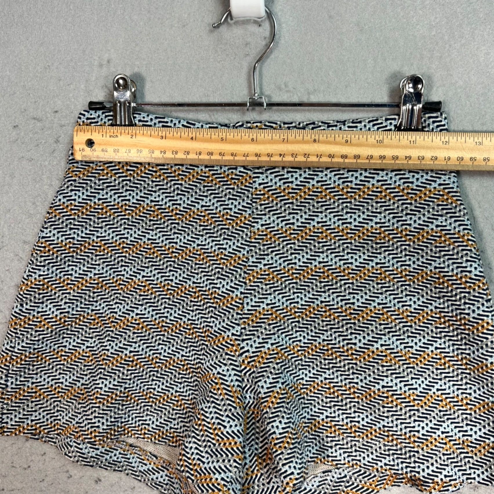 Zara Zara Trafaluc Womens Small Zigzag Textured High Waist Shorts Size 28" / US 6 / IT 42 - 4 Thumbnail