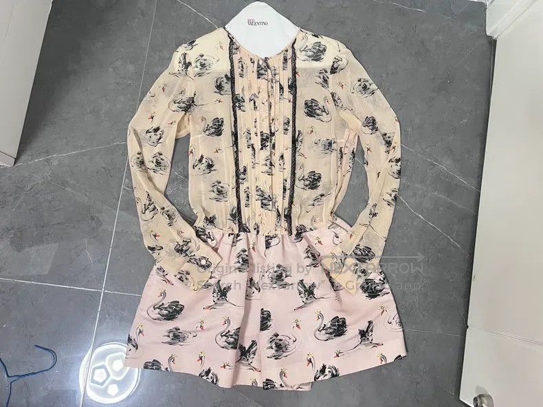 Other Valentino dress Size M / US 6-8 / IT 42-44 - 1 Thumbnail