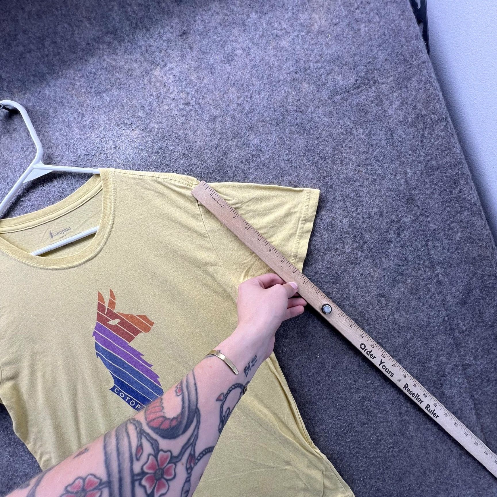 Cotopaxi Cotopaxi Shirt Mens Medium Yellow Llama Logo Graphic Tee Tagless Outdoor Casual Size US M / EU 48-50 / 2 - 4 Thumbnail