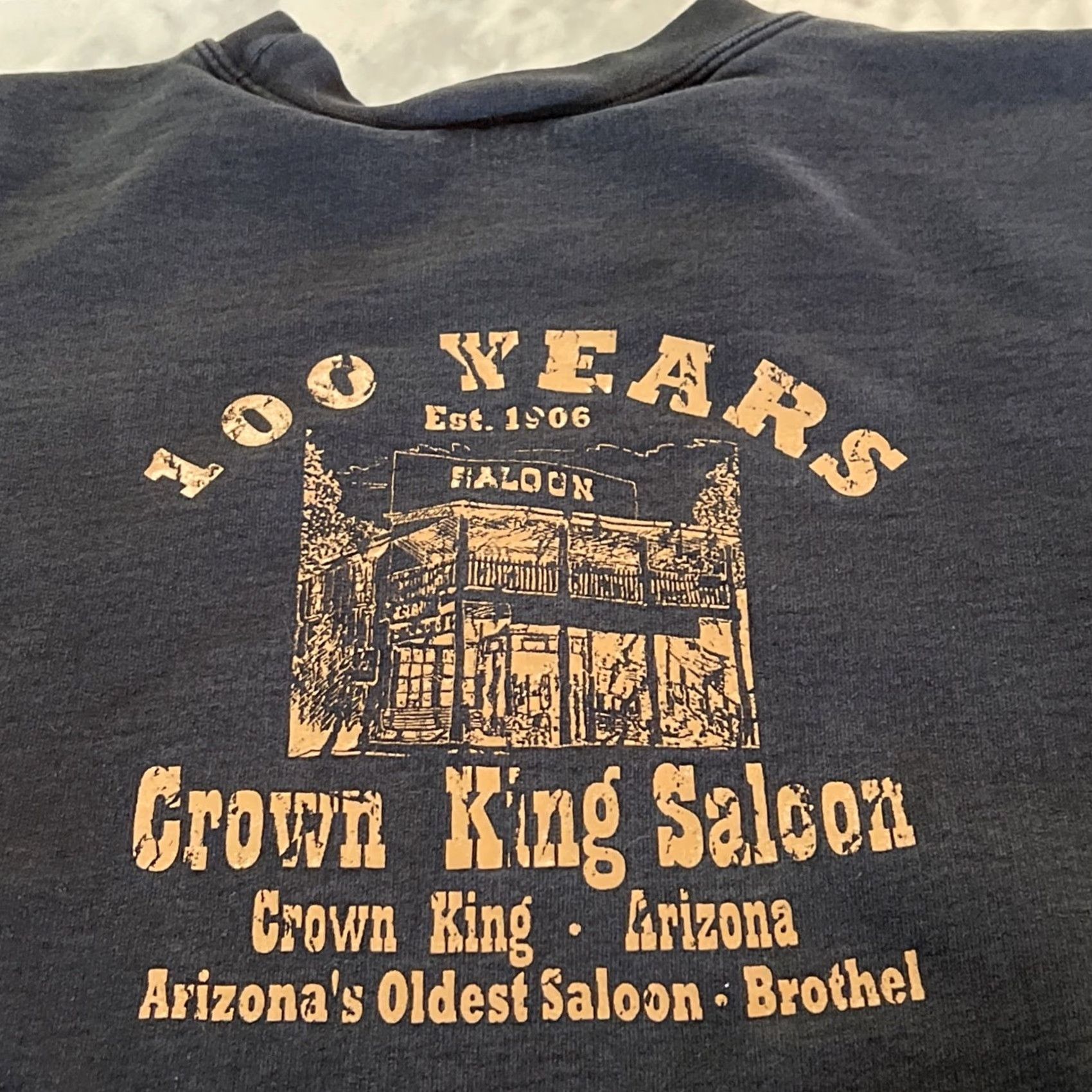 Hanes VINTAGE Crown King Saloon Sweatshirt Men’s M Arizona’s Oldest Saloon Brothel Hanes Black 1990s Grunge Cotton Blend Long Sleeve Mens Size US M / EU 48-50 / 2 - 2 Thumbnail