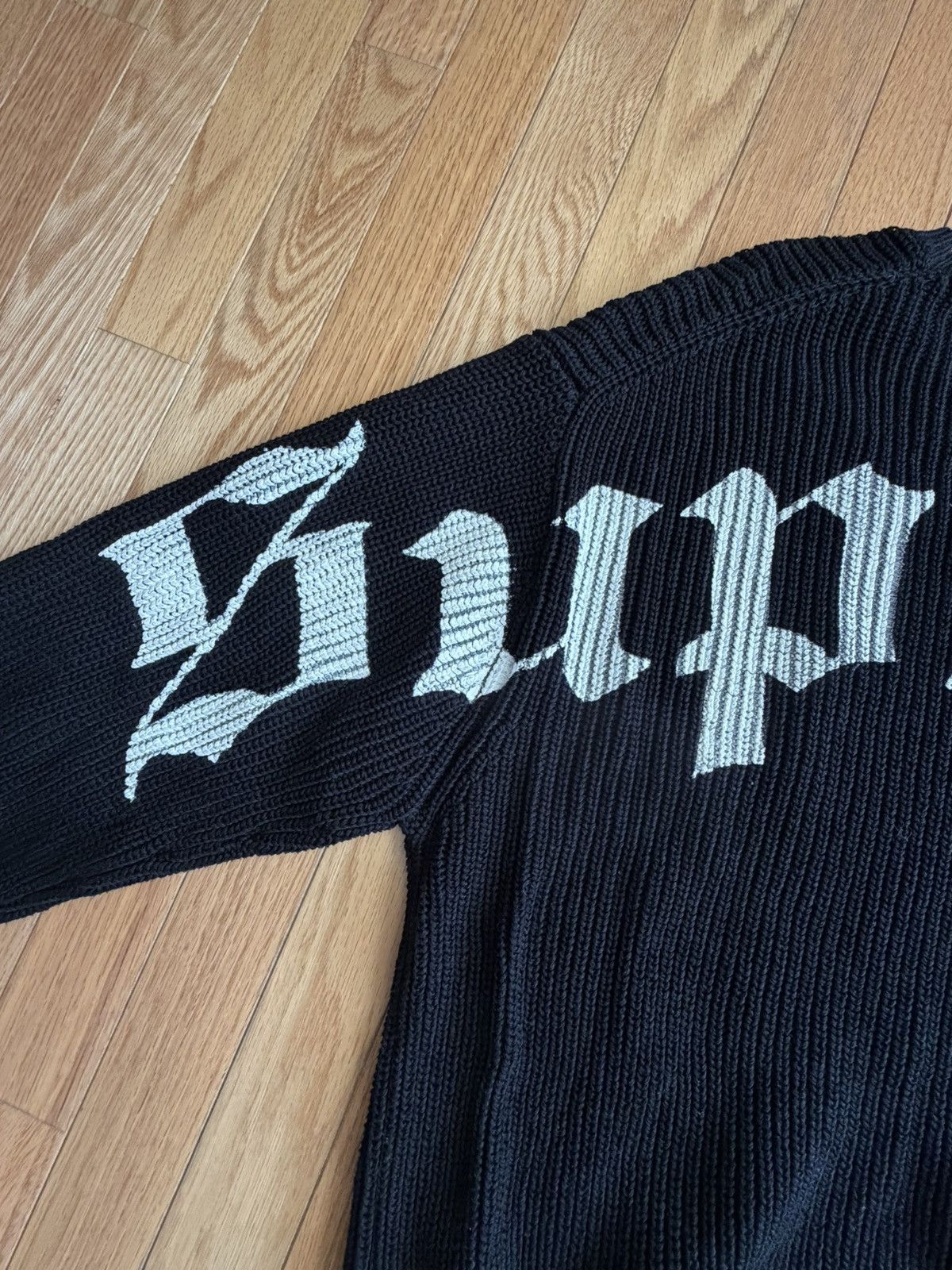 Supreme Supreme Old English Printed Sweater Size US L / EU 52-54 / 3 - 3 Thumbnail