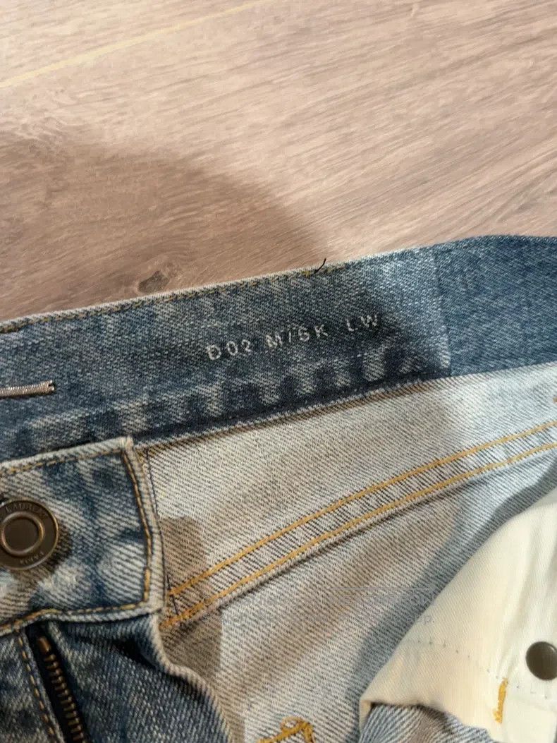 Saint Laurent Paris Saint Laurent Paris Cat scratch distressed water-washed bl Size US 29 - 5 Thumbnail