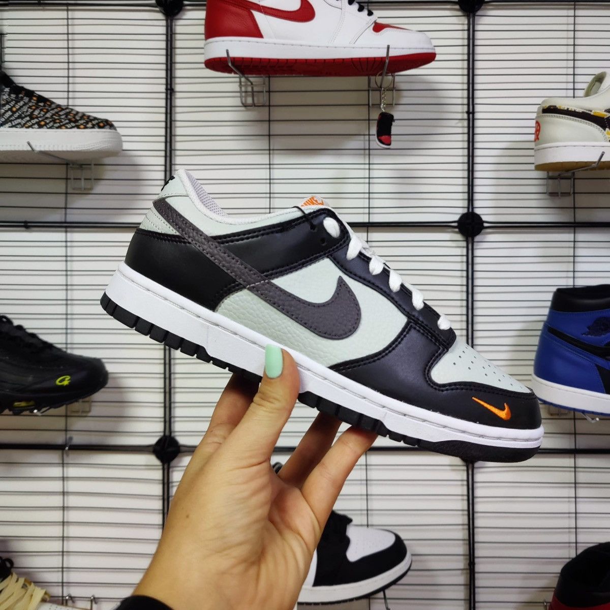 Nike Nike Dunk Low Mini Swoosh size EU 40.5-US 7.5 Size US 7.5 / EU 40-41 - 1 Thumbnail