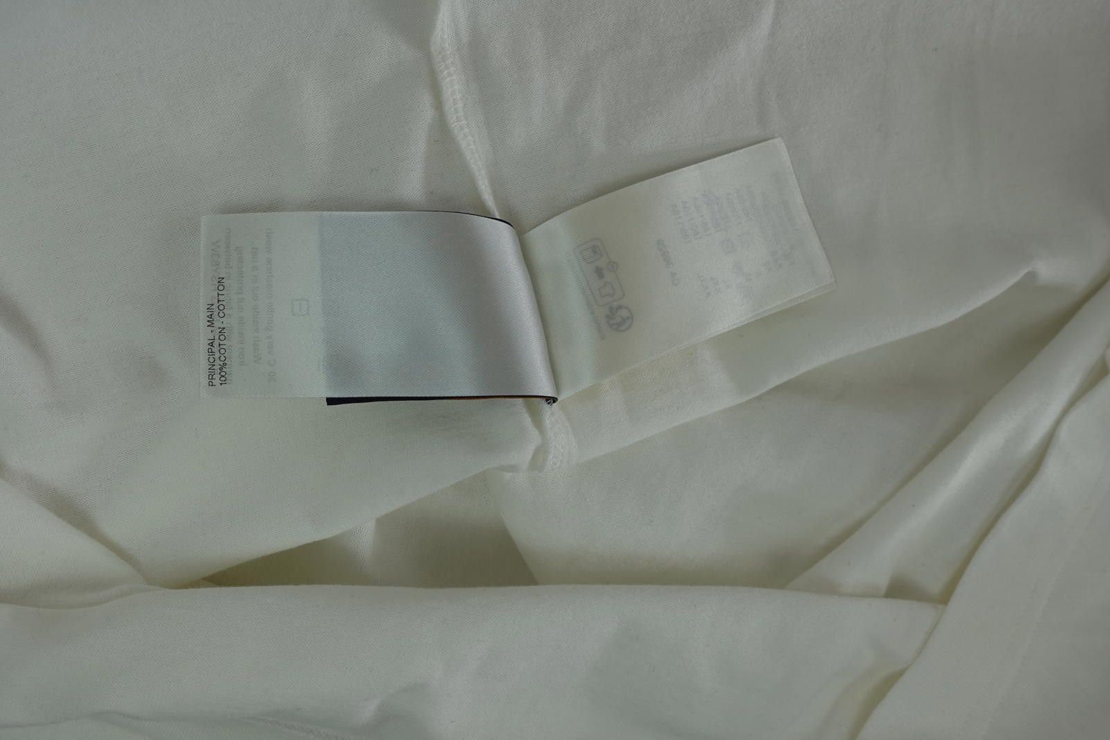 Louis Vuitton Louis Vuitton 'Le Monde Est A Vous" T-Shirt in White Size US XL / EU 56 / 4 - 8 Thumbnail