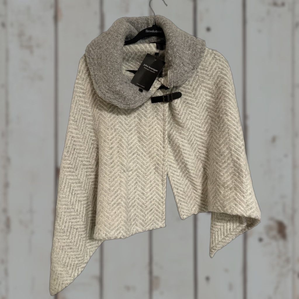 Vintage John Branigan Weavers Wool Blend Cape Shawl Collar Ireland One Size Dove & Cream Women Caped Knit Size ONE SIZE - 1 Thumbnail