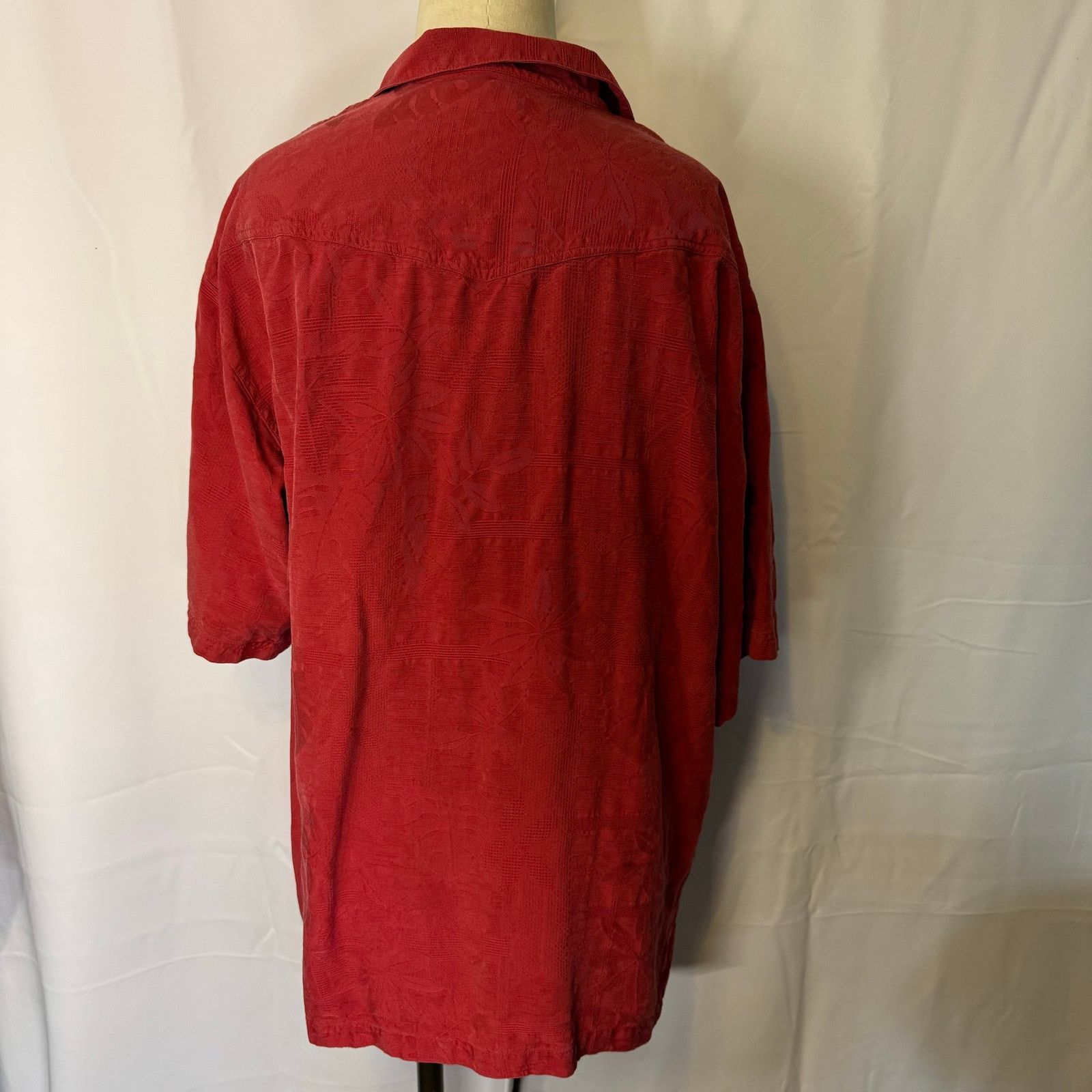 Tommy Bahama Tommy Bahama Men's Red 100% Silk camp loop collar shirt XL Size US XL / EU 56 / 4 - 2 Thumbnail