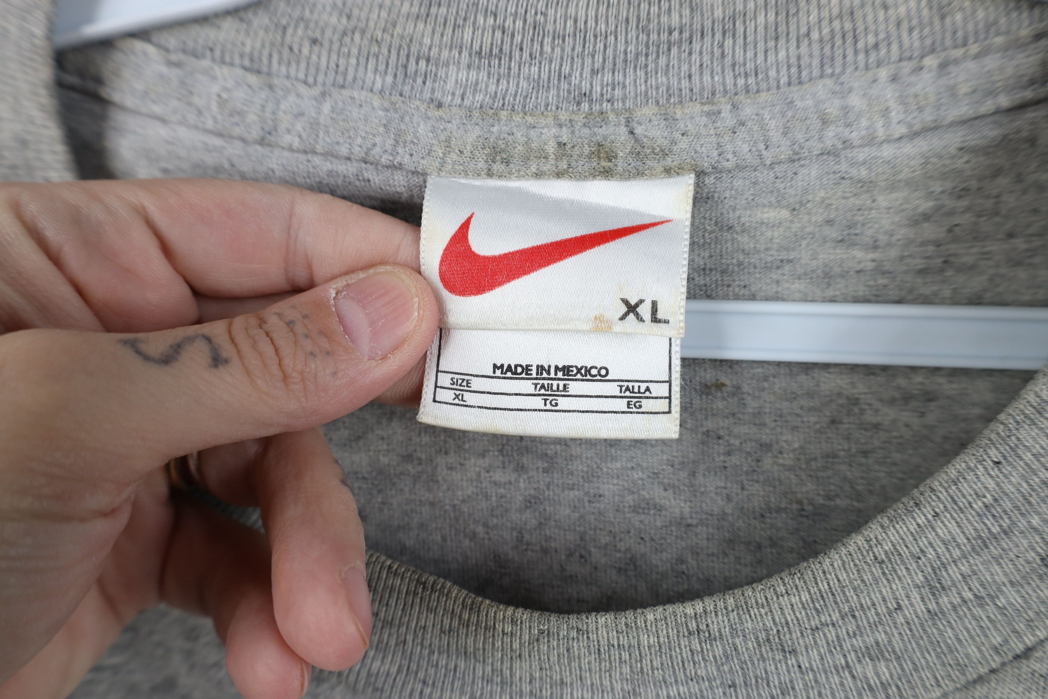 Nike Vintage 90s Nike Scott Mini Swoosh T-Shirt Heather Gray Size US XL / EU 56 / 4 - 9 Thumbnail