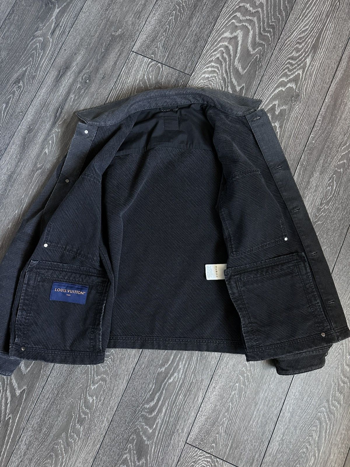 Louis Vuitton louis vuitton ss25 faded black all over logo denim jacket Size US L / EU 52-54 / 3 - 5 Thumbnail