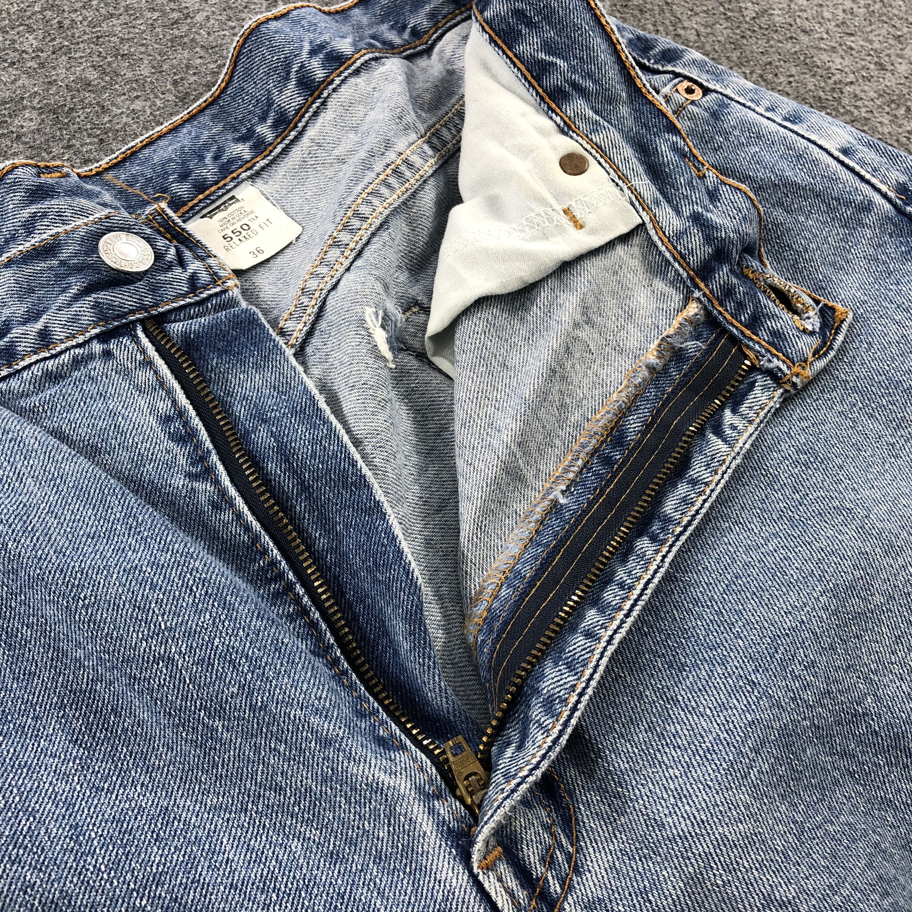 Levi's × Vintage Vintage 90s Blue Wash Levis 550 Jeans-JM2062 Size US 36 / EU 52 - 7 Thumbnail