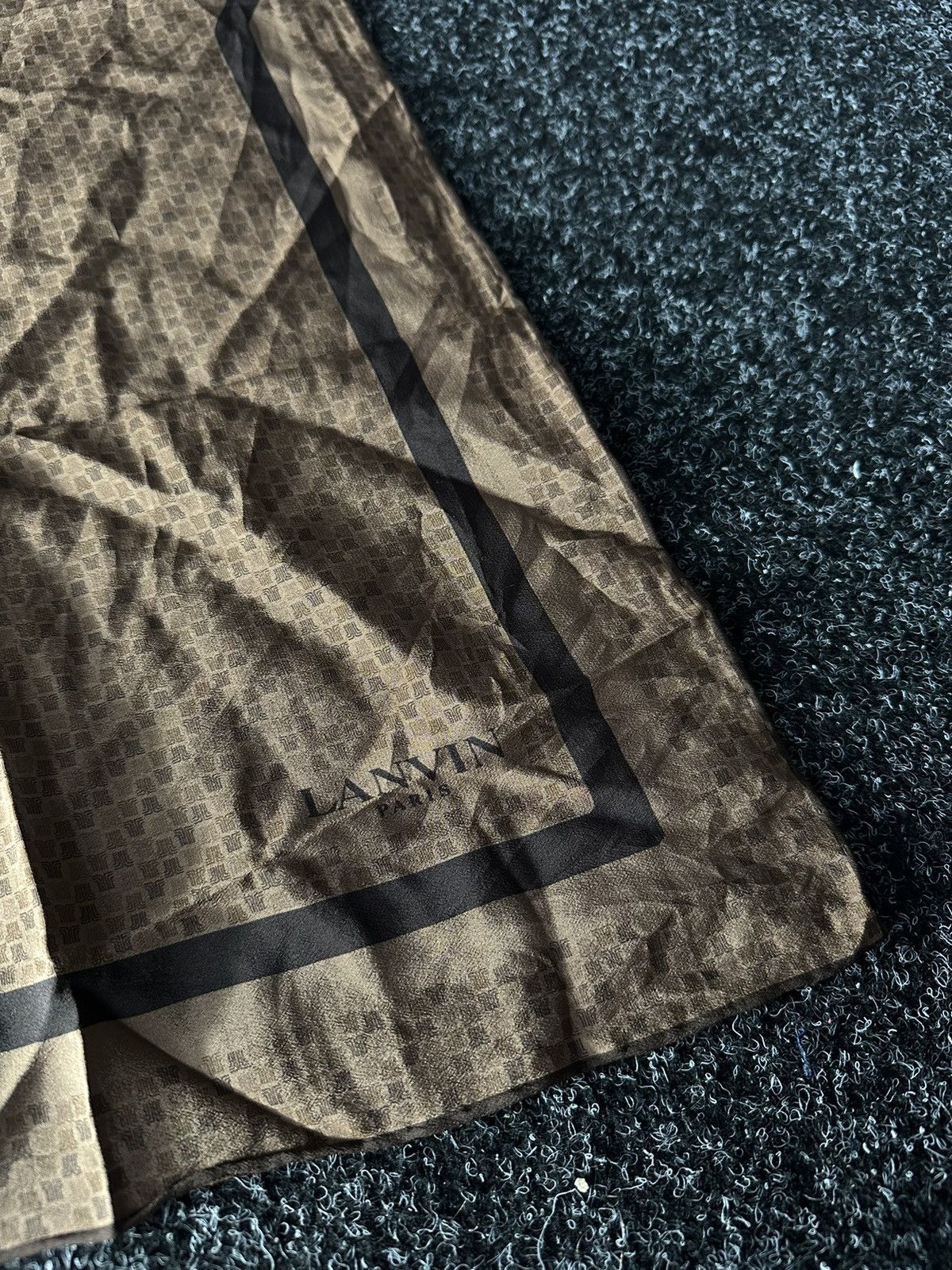 Lanvin × Vintage 🚨90s LANVIN silk scarf bandana handkerchief VERY RARE Size ONE SIZE - 6 Thumbnail