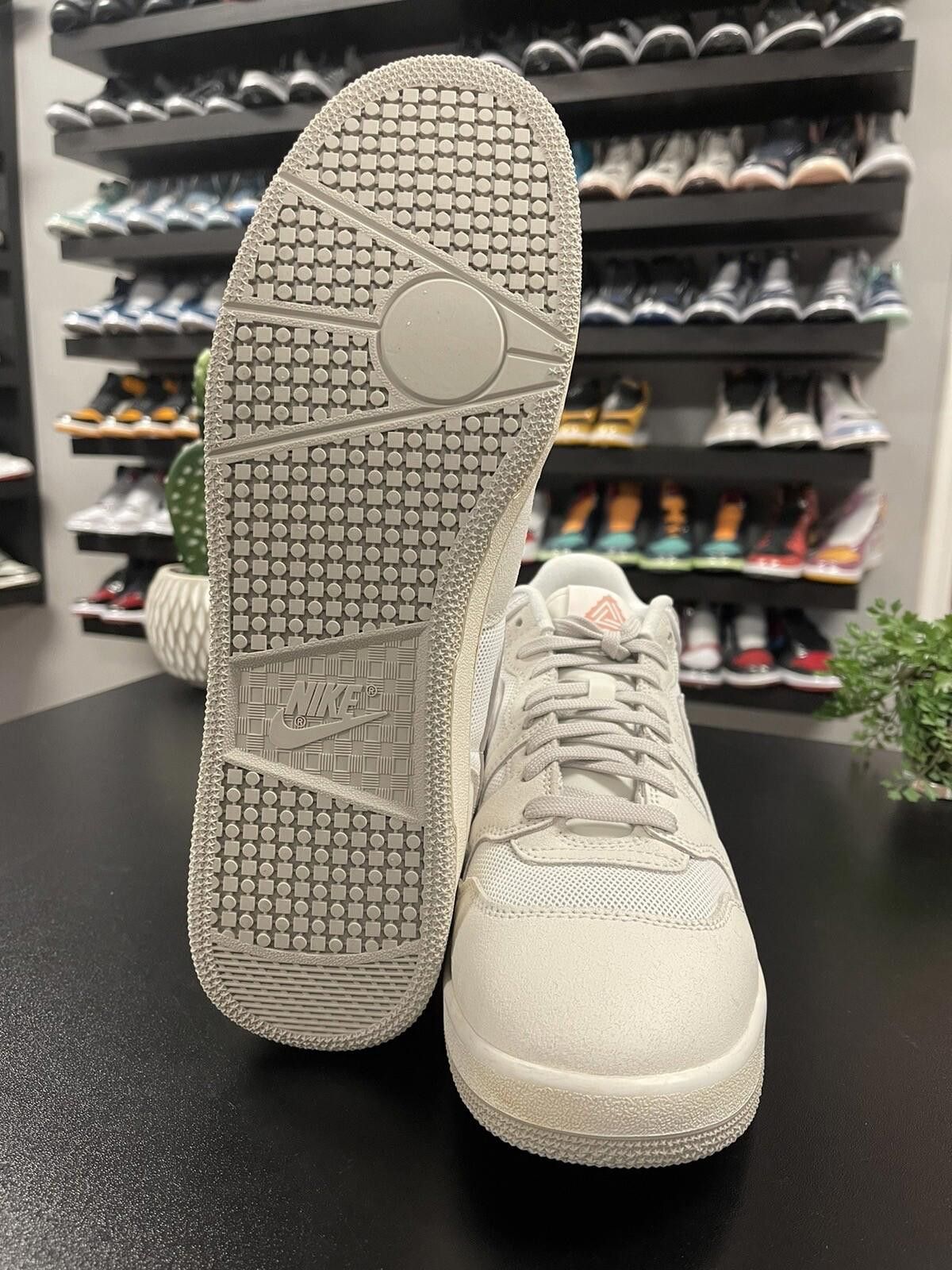 Nike Size 10.5 - Nike Attack SP x Social Status Silver Linings Size US 10.5 / EU 43-44 - 9 Thumbnail