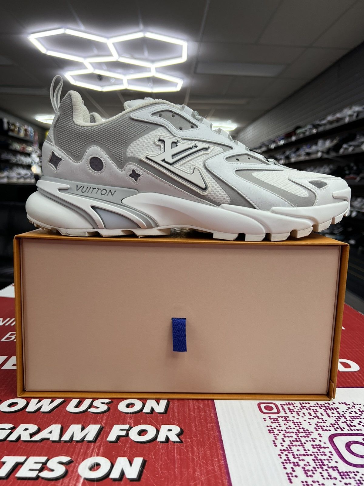 Louis Vuitton Louis Vuitton Tatic Sneaker White Grey LV9 US10.5 Size US 10.5 / EU 43-44 - 1 Thumbnail
