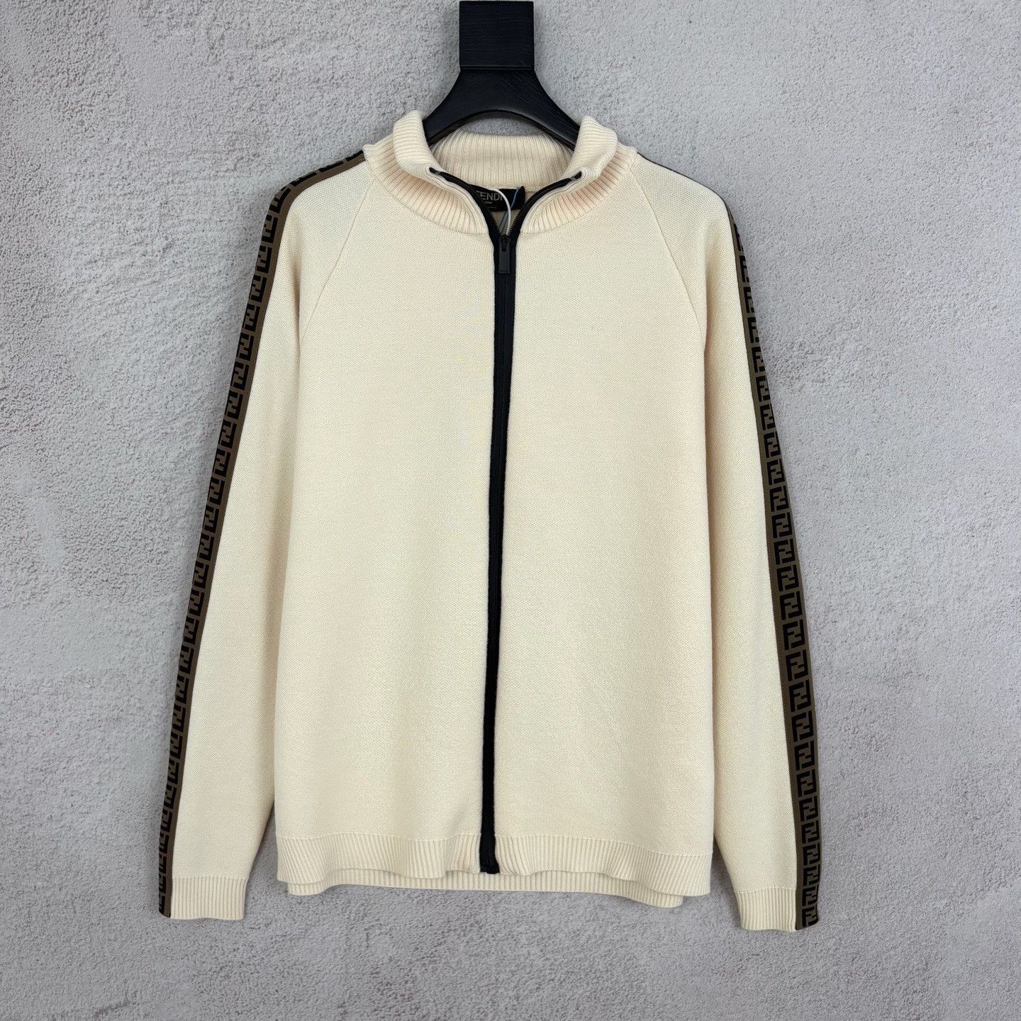 Fendi Fendi Knit Wool Sweater m Men Size US M / EU 48-50 / 2 - 1 Thumbnail