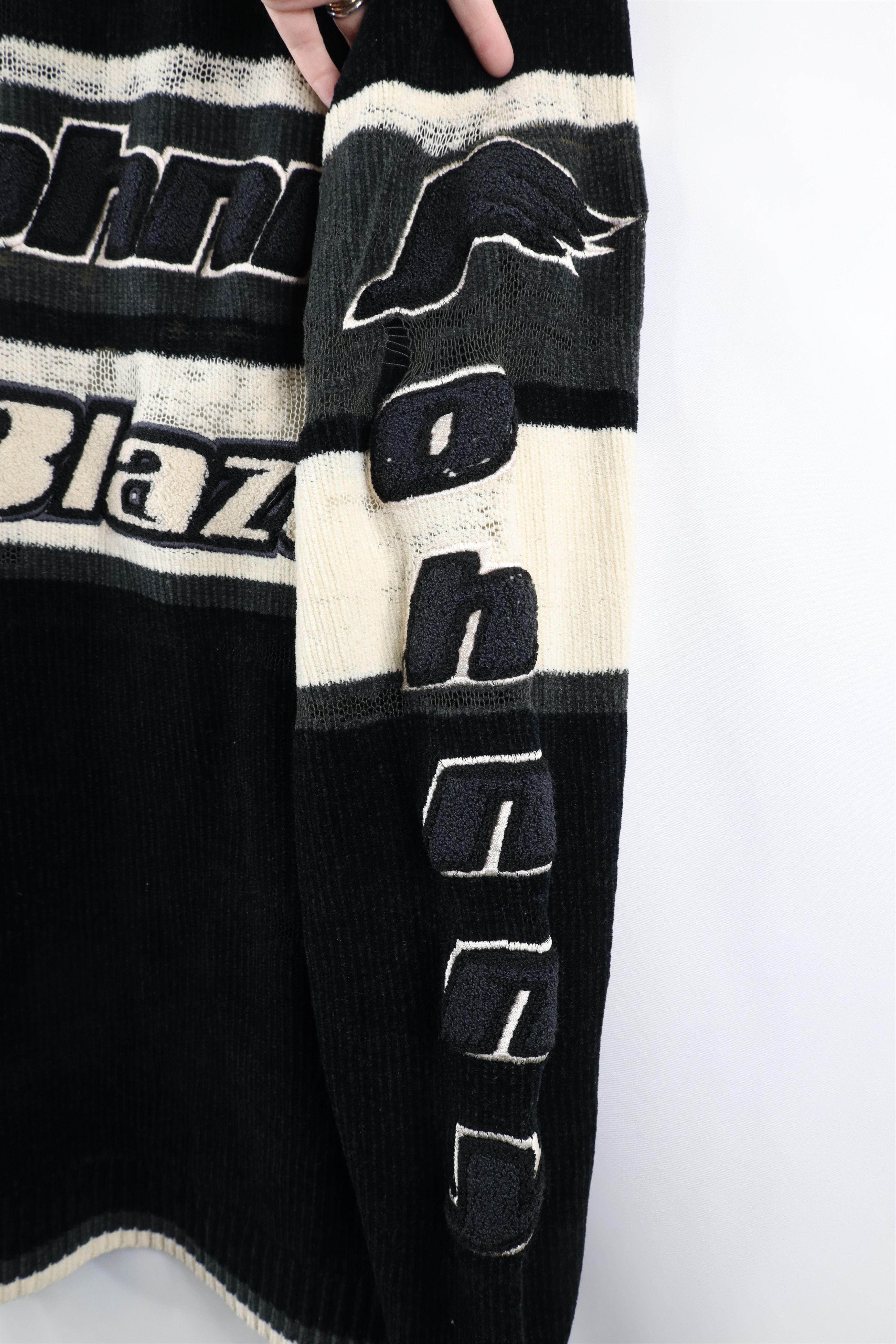 Vintage Vintage 90s Johnny Blaze Man Wu Tang Clan Knit Sweater Size US XL / EU 56 / 4 - 8 Thumbnail