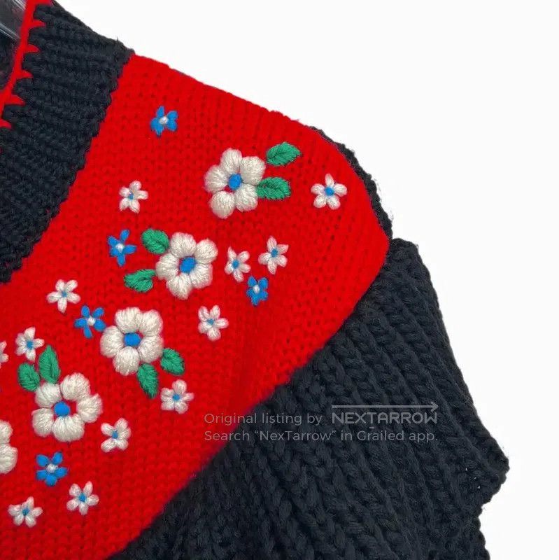 Miu Miu Miu Miu Black Cashmere Sweater with Floral Detail . Size M / US 6-8 / IT 42-44 - 3 Thumbnail