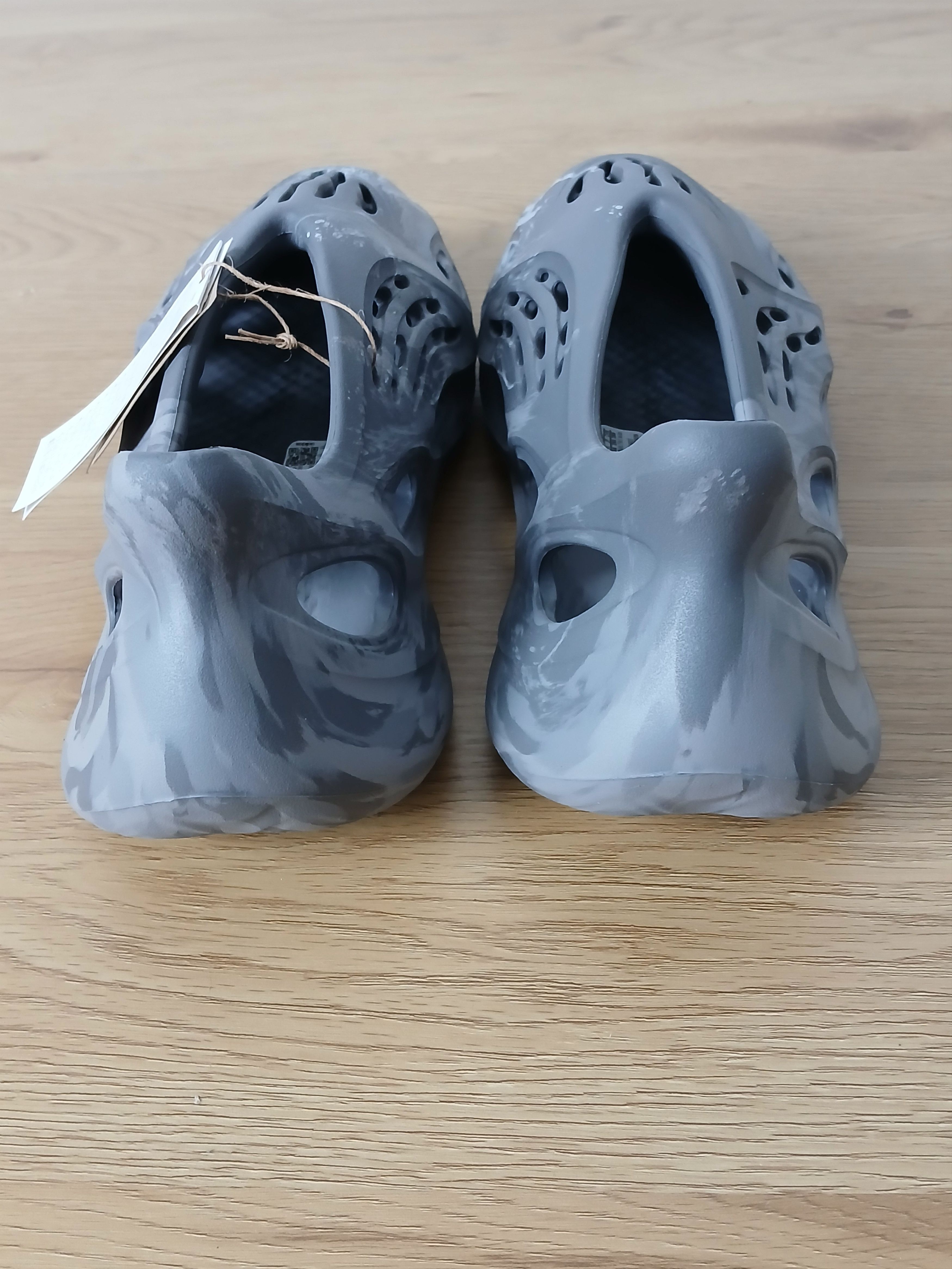 Adidas × Kanye West × Yeezy New Adidas Yeezy Foam Runner Size US 11 / EU 44 - 5 Thumbnail