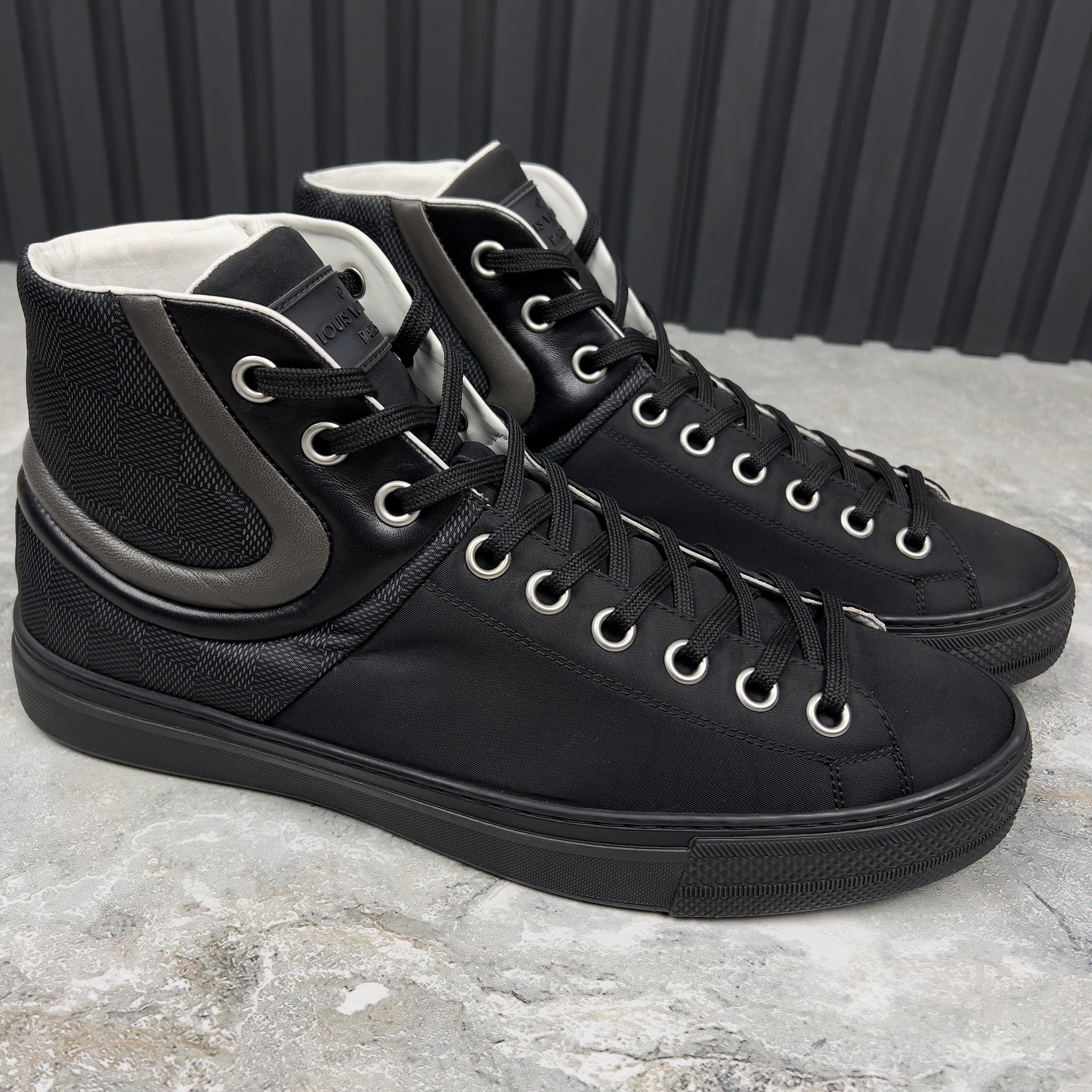 Louis Vuitton Louis Vuitton Sprinter Sneakers High LV Damier Nylon Size US 9 / EU 42 - 3 Thumbnail