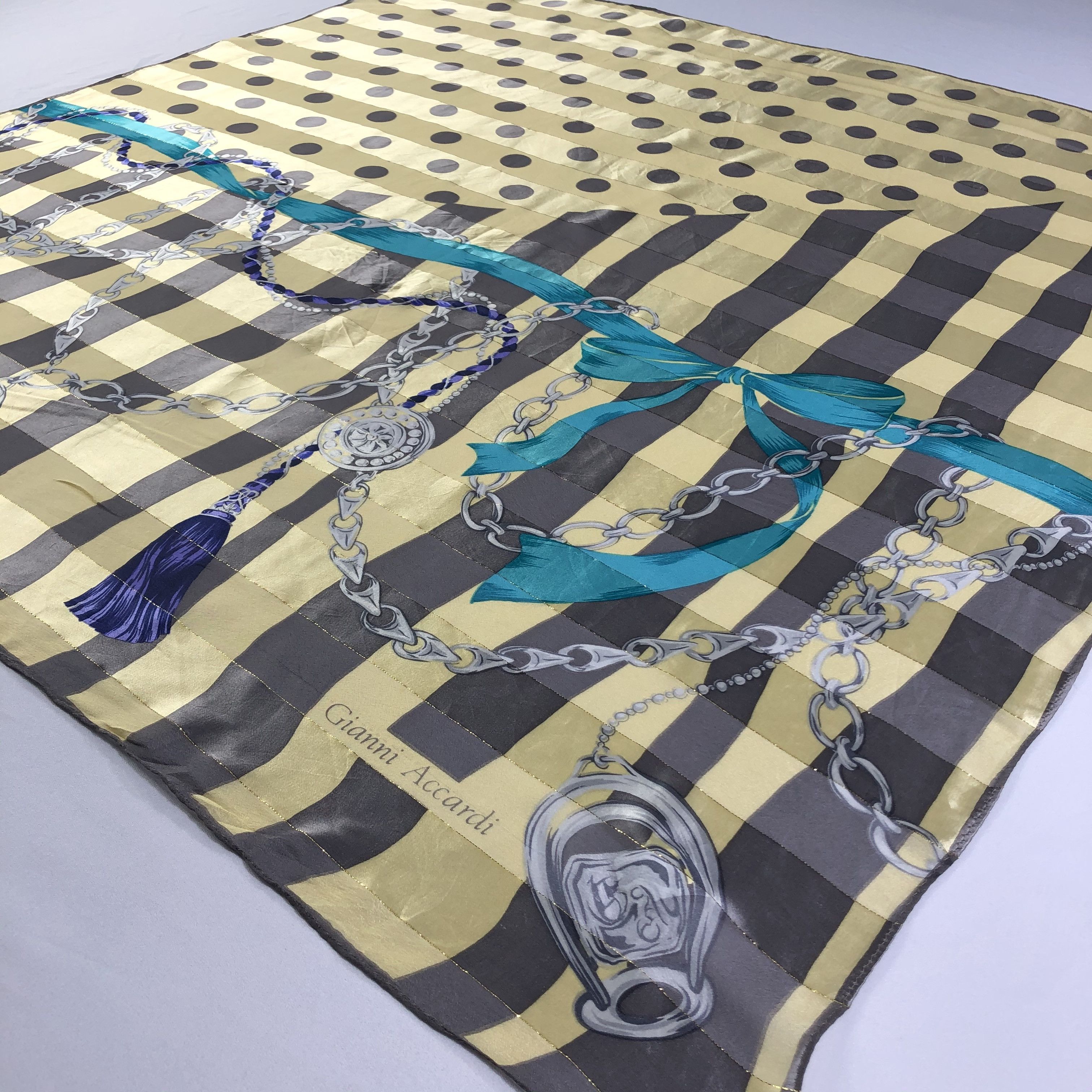Vintage Vintage Gianni Accardi Silk Scarf Size ONE SIZE - 4 Thumbnail