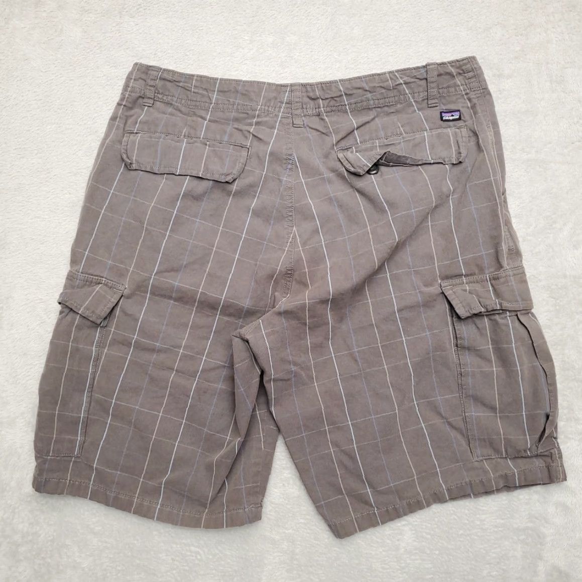 Patagonia Patagonia Shorts Mens 34 Gray Blue Window Pane Plaid Lightweight Outdoors Gorp Bermuda Regular Waist 34 Pockets Belt Loops Cotton Casual Mens Size US 34 / EU 50 - 4 Thumbnail