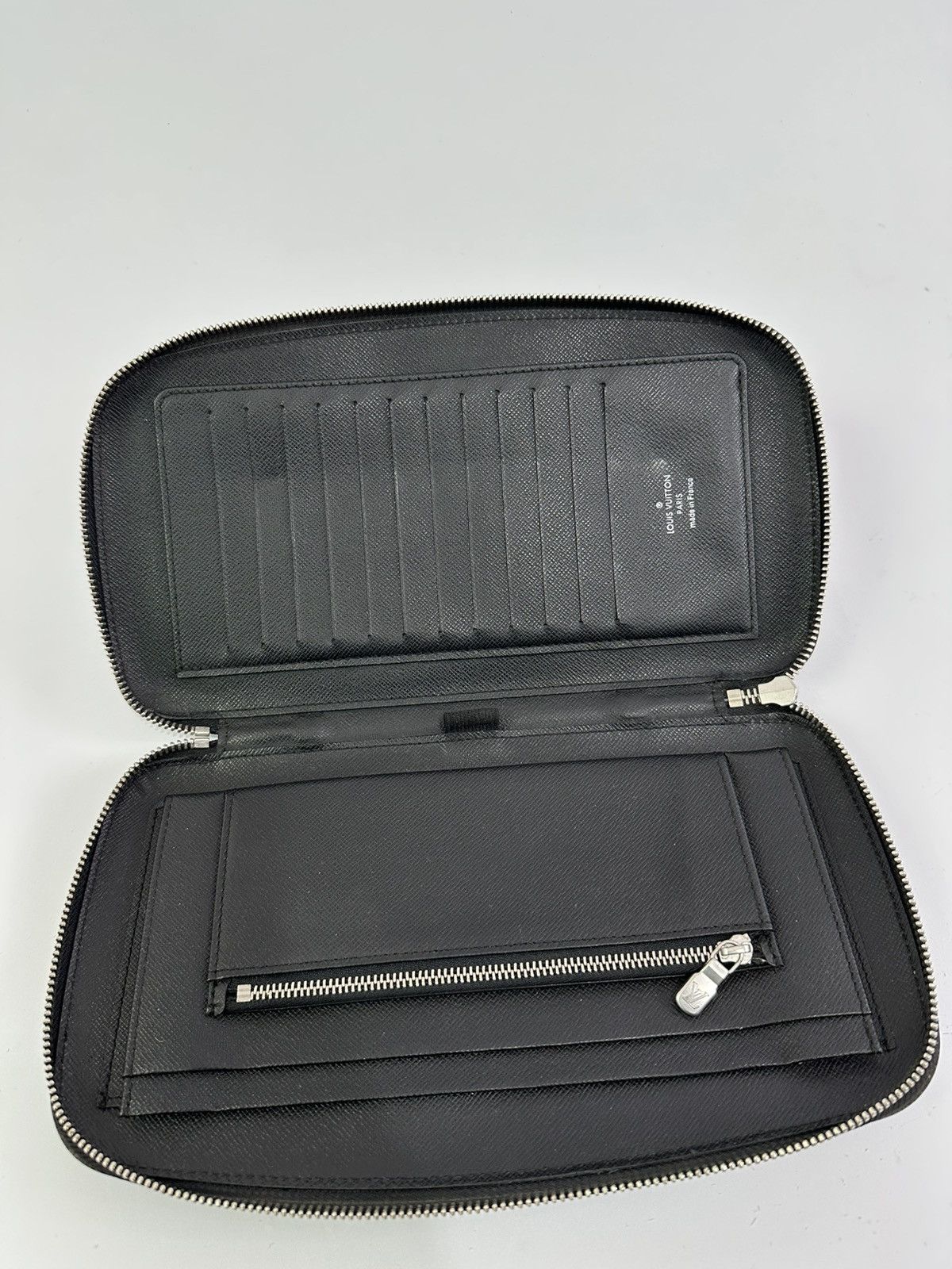 Louis Vuitton LOUIS VUITTON Taiga Zippy XL Wallet Black Size ONE SIZE - 5 Thumbnail