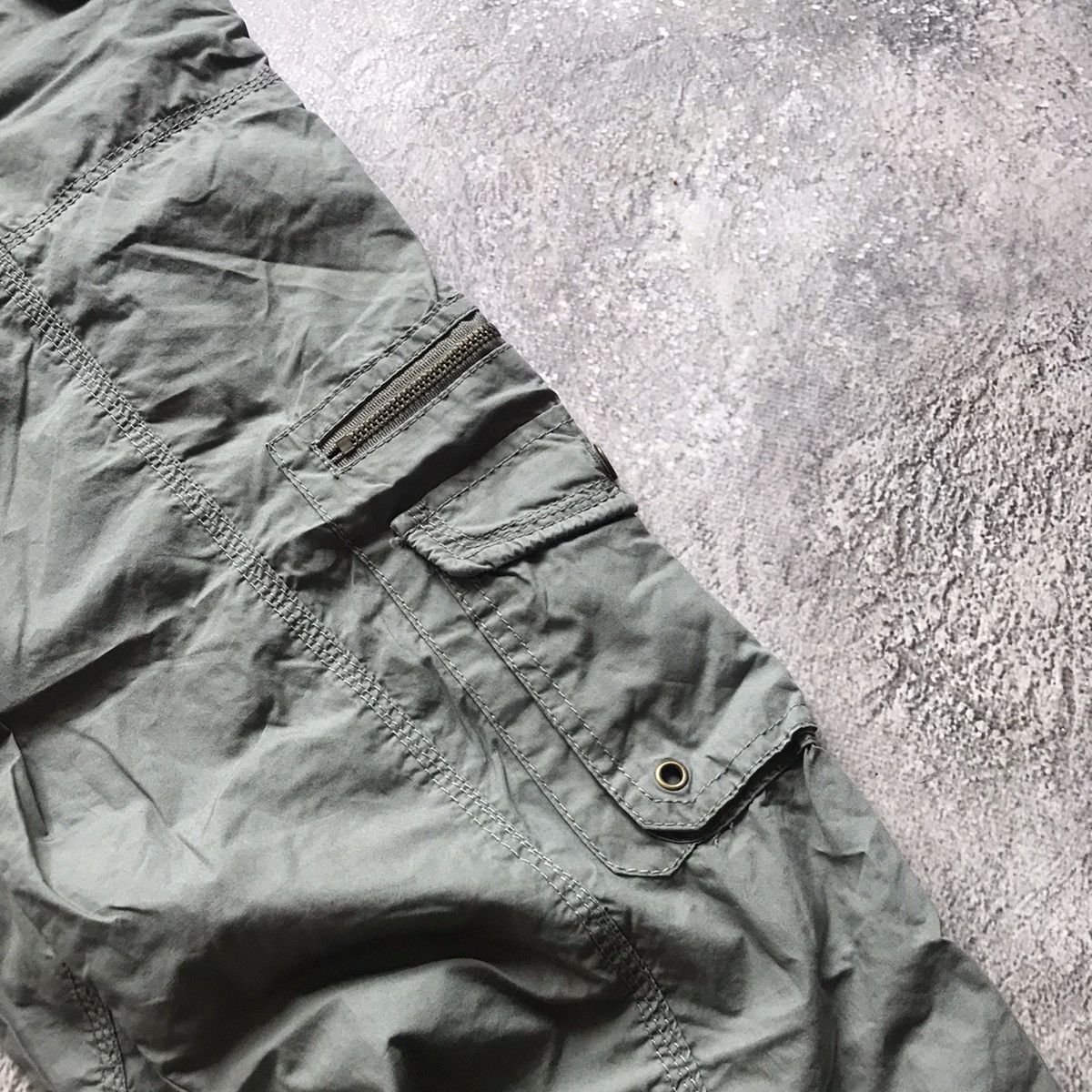 Vintage Vintage Y2K Baggy Distressed Cargo Pants Streetwear Logo 33 Size 33" - 4 Thumbnail