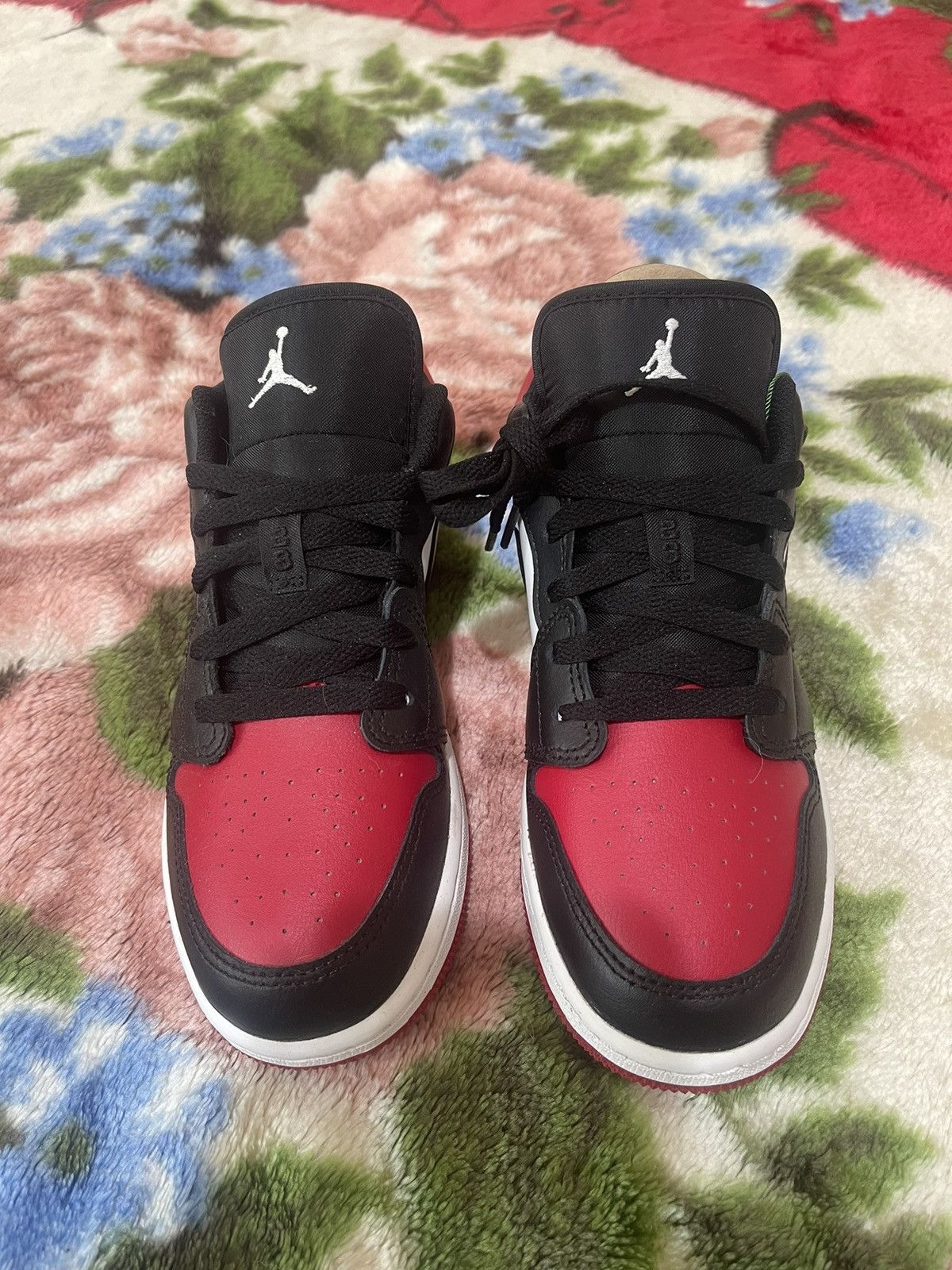 image of Jordan Sneakers Jordan 1 Low Bred Toe (Gs) Shoes, Women's (Size 4)