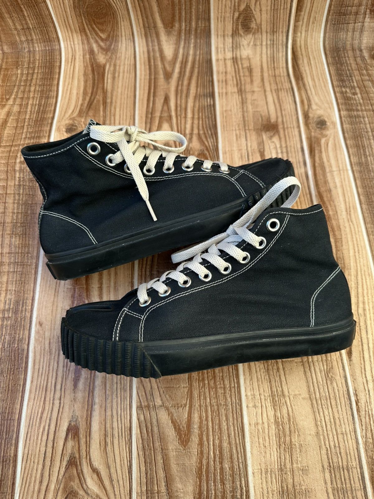 Maison Margiela Maison margiela Tabi Canvas Hightop Black Sneaks 22. Size US 8 / IT 38 - 7 Thumbnail