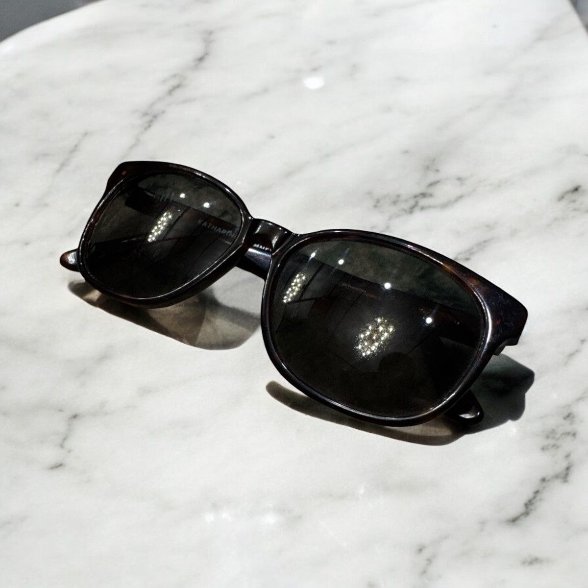 Katharine Hamnett London VINTAGE KATHARINE HAMNETT 61-5571 TORTOISESHELL SUNGLASSES Size ONE SIZE - 2 Thumbnail