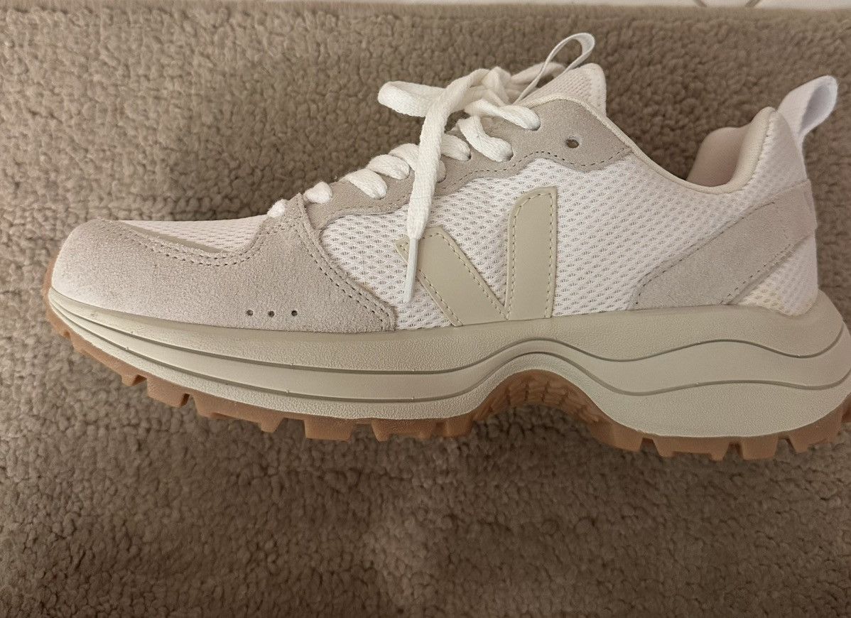 Veja VEJA SNEAKERS: VENTURI ALVEOMESH WHITE PIERRE NATURAL Size US 9 / IT 39 - 1 Thumbnail