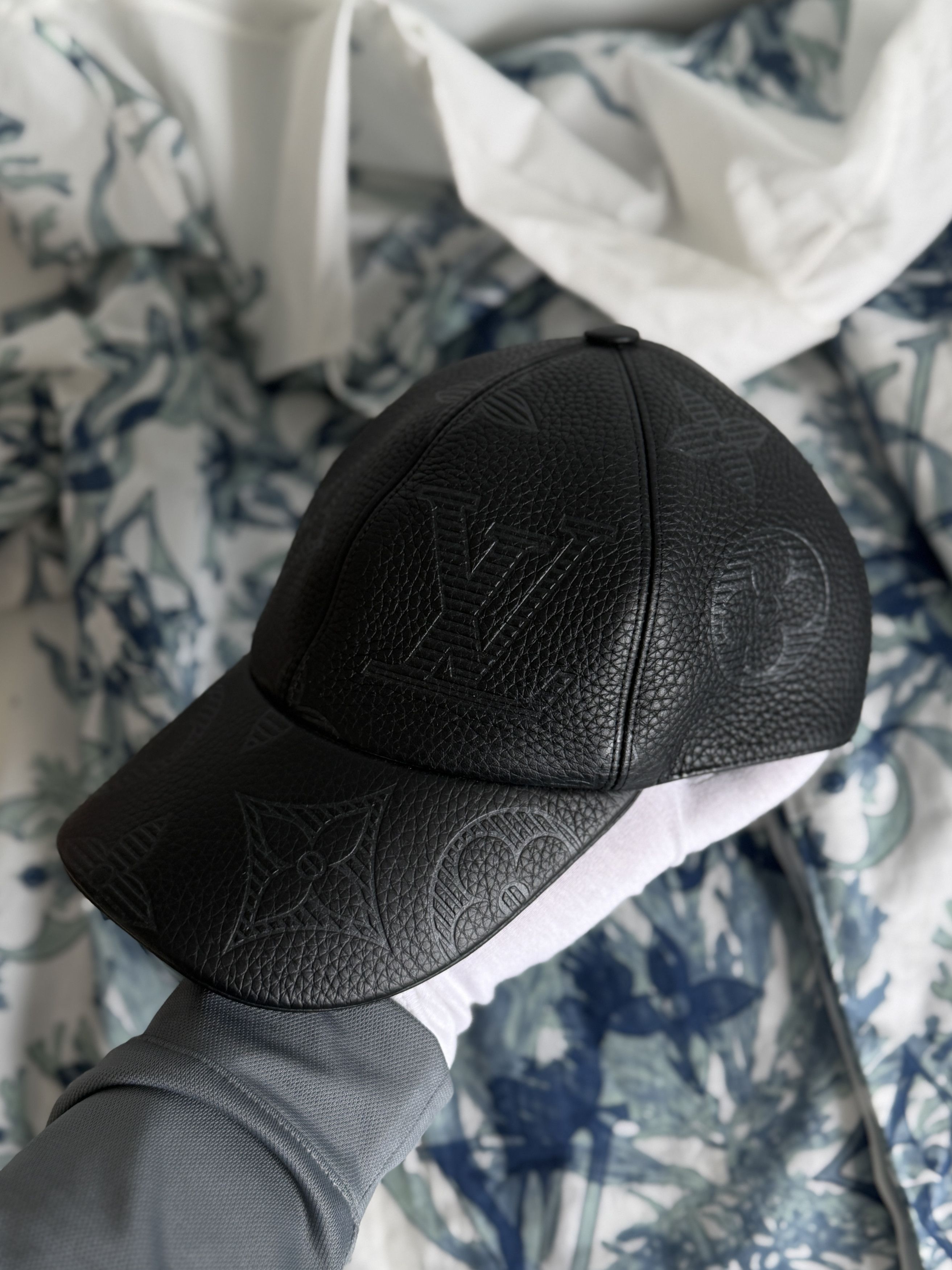 Louis Vuitton Louis Vuitton leather hat Size ONE SIZE - 11 Thumbnail
