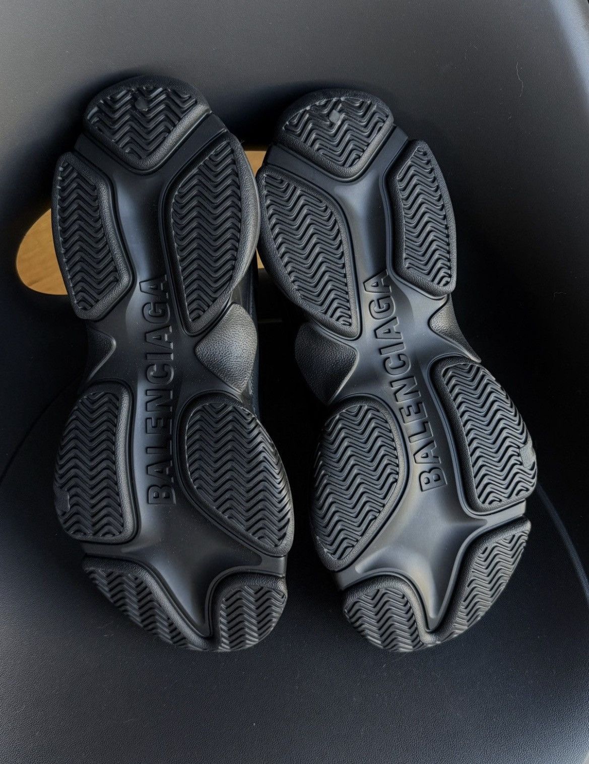 Balenciaga Balenciaga triple S mold sneaker “black” Size US 11 / EU 44 - 4 Thumbnail