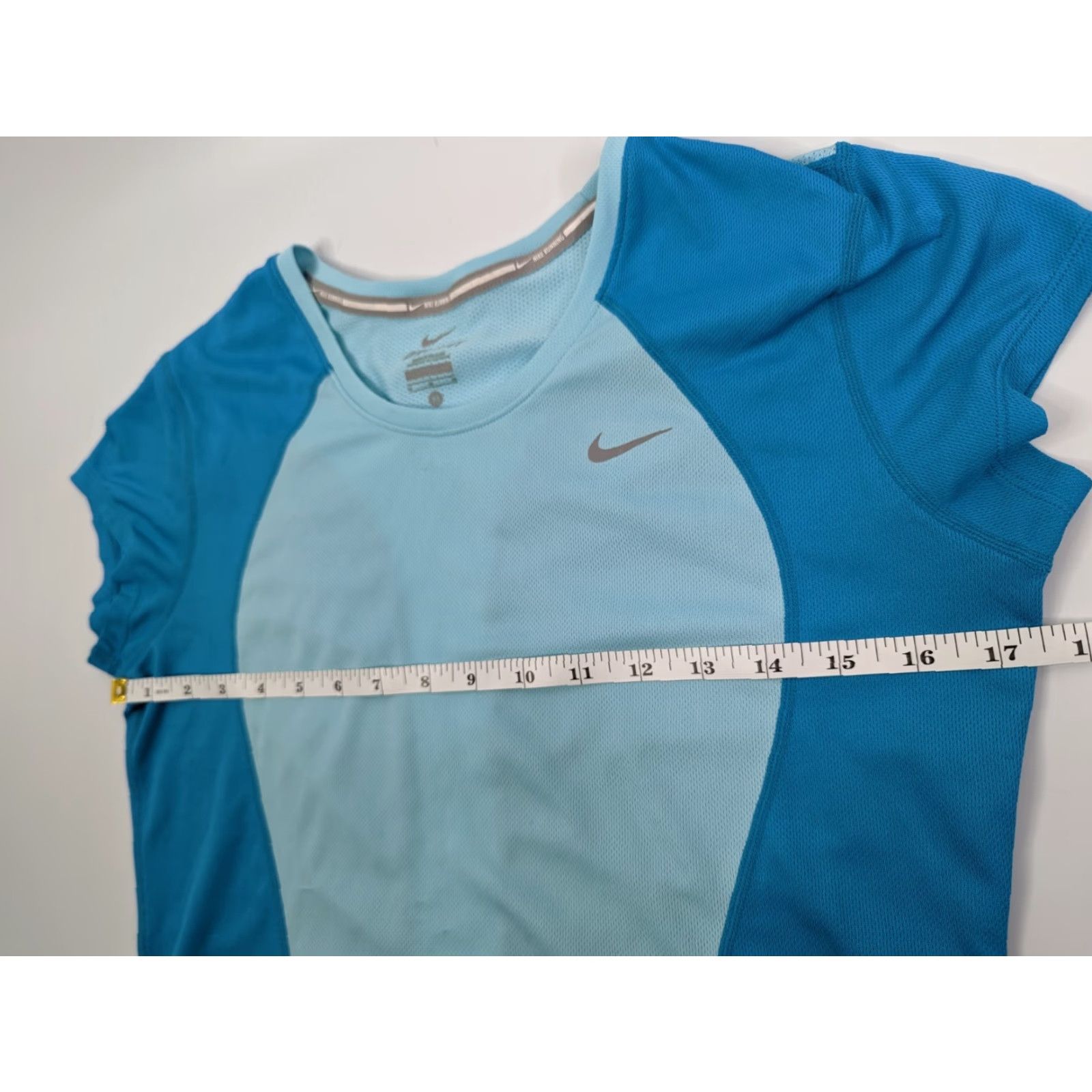 Nike Nike Shirt Women Blue Medium T-Shirt Casual Running & Jogging Breathable Lightweight 100% Polyester 645443 Size M / US 6-8 / IT 42-44 - 6 Thumbnail
