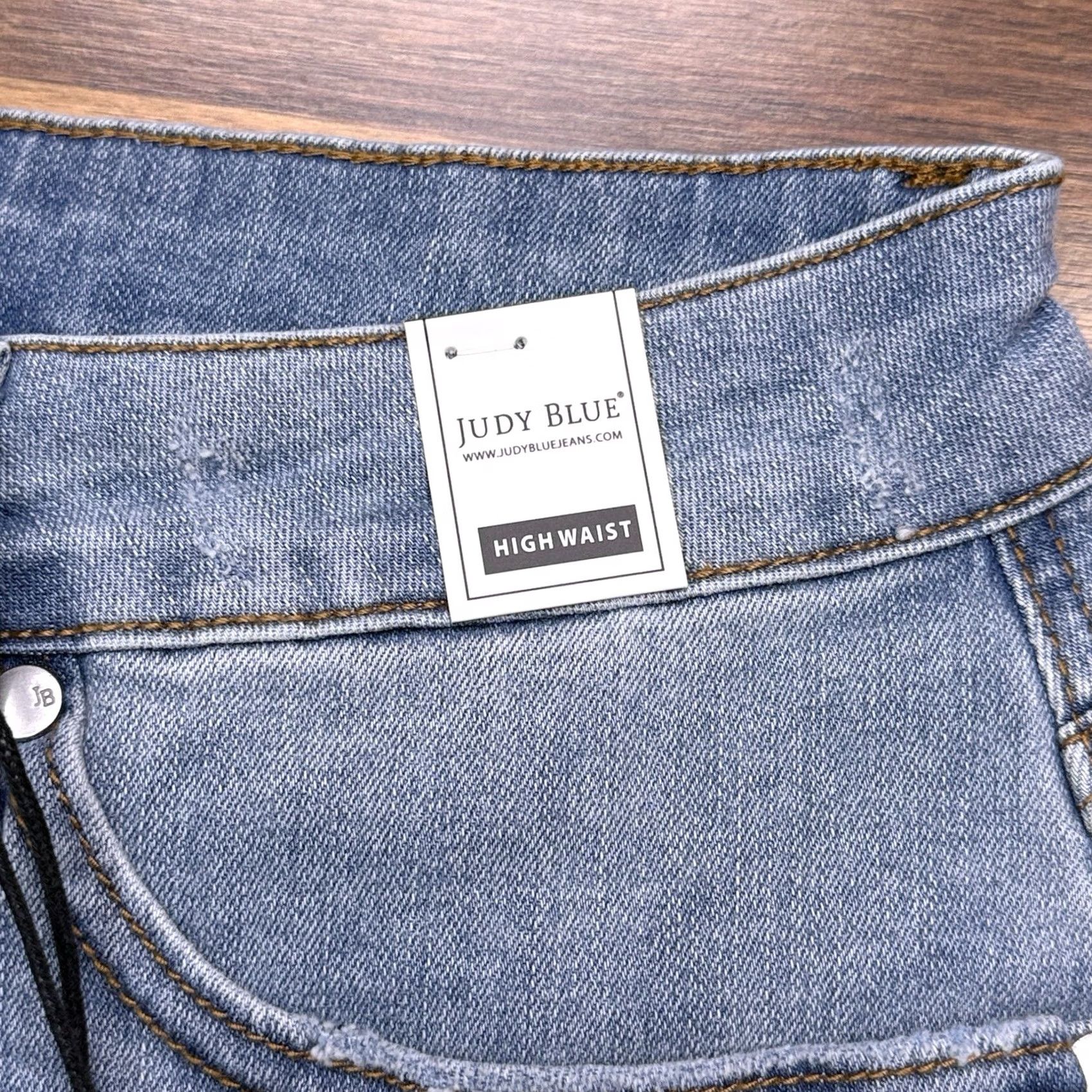 Vintage Judy Blue High Waisted Cut Off Shorts Womens 1XL Cuffed Denim Blue 31 in Inseam 6.5 in 5-Pocket Rock/Bohemian Summer Size 40" / US 18 - 6 Thumbnail
