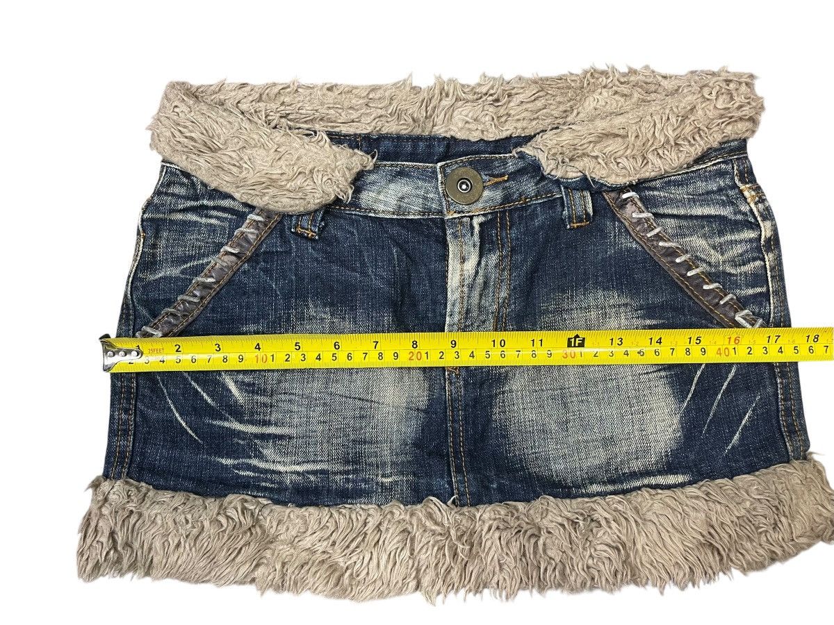 Japanese Brand Vintage Q.CO.CO Happy Valley Fur Mini Skirt Streetwear Size 30" / US 8 / IT 44 - 5 Thumbnail
