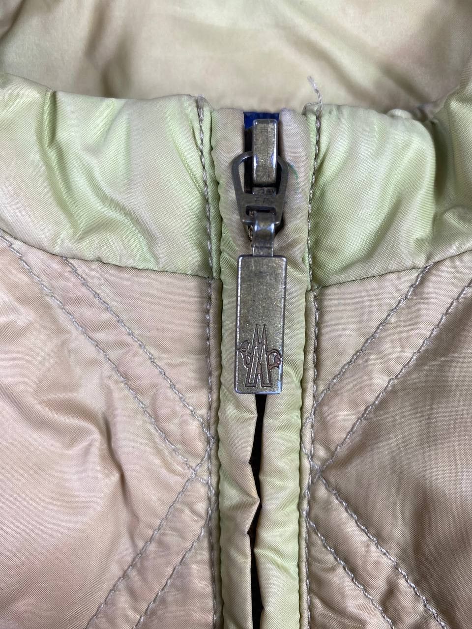 Moncler vintage moncler down puffer jacket very nice design Size US M / EU 48-50 / 2 - 5 Thumbnail