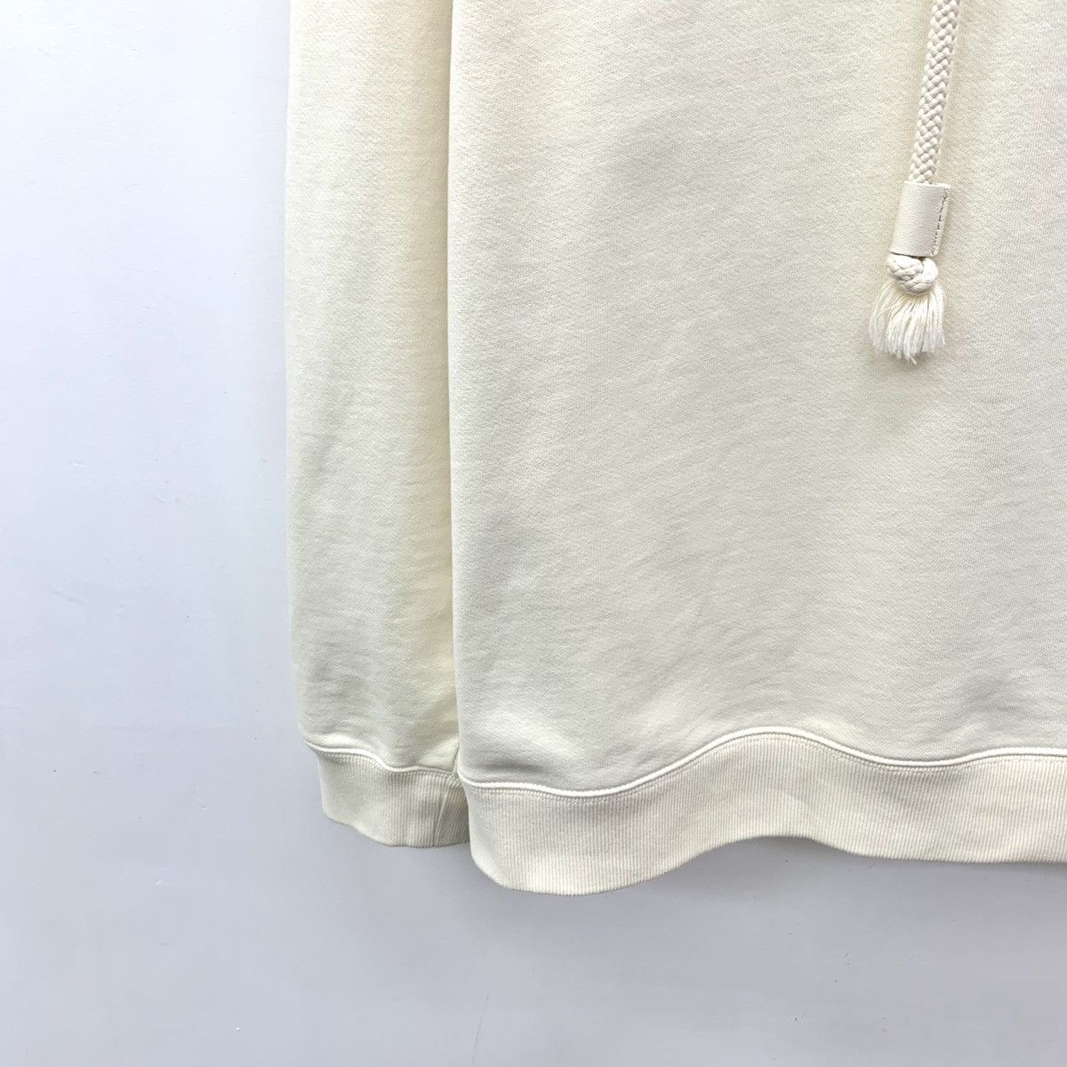 Loewe Loewe Off-white Logo Embossed Hooded Sweatshirt K26WX Size L / US 10 / IT 46 - 4 Thumbnail